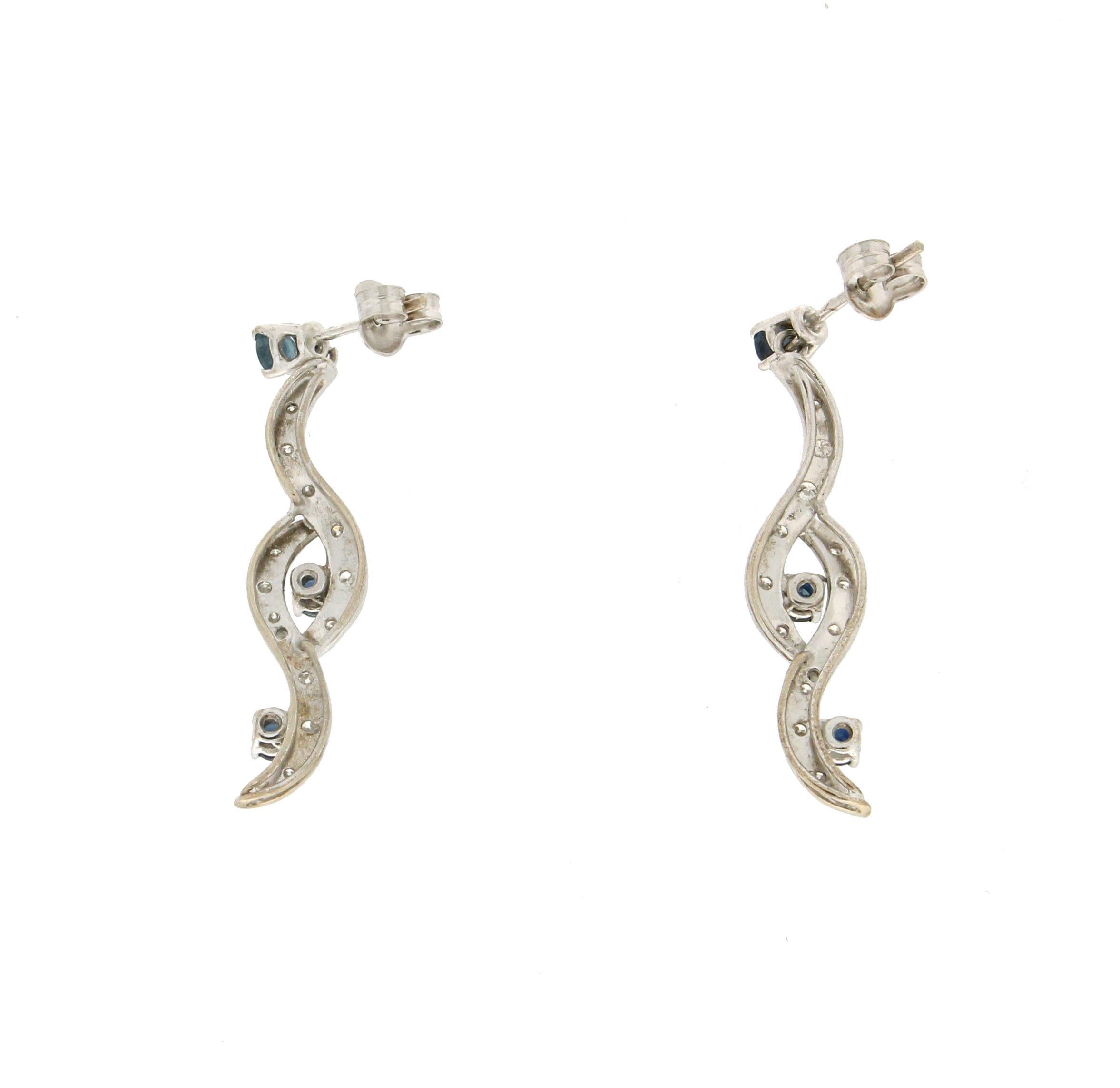 Artisan Handcraft 18 Karat White Gold Sapphires Diamonds Drop Earrings