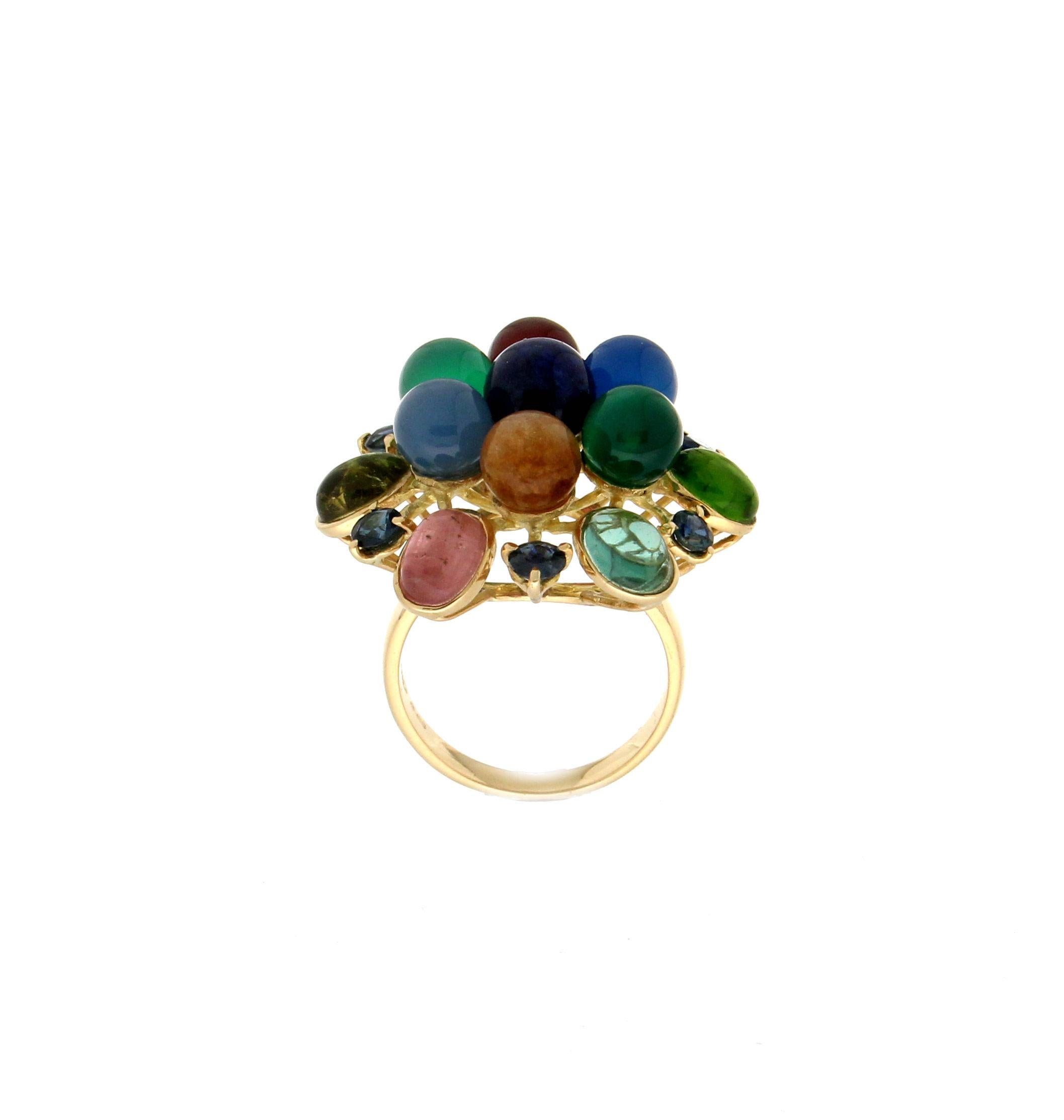 Artisan Handcraft 18 Karat Yellow Gold Sapphires and Semiprecious Stones Cocktail Ring For Sale