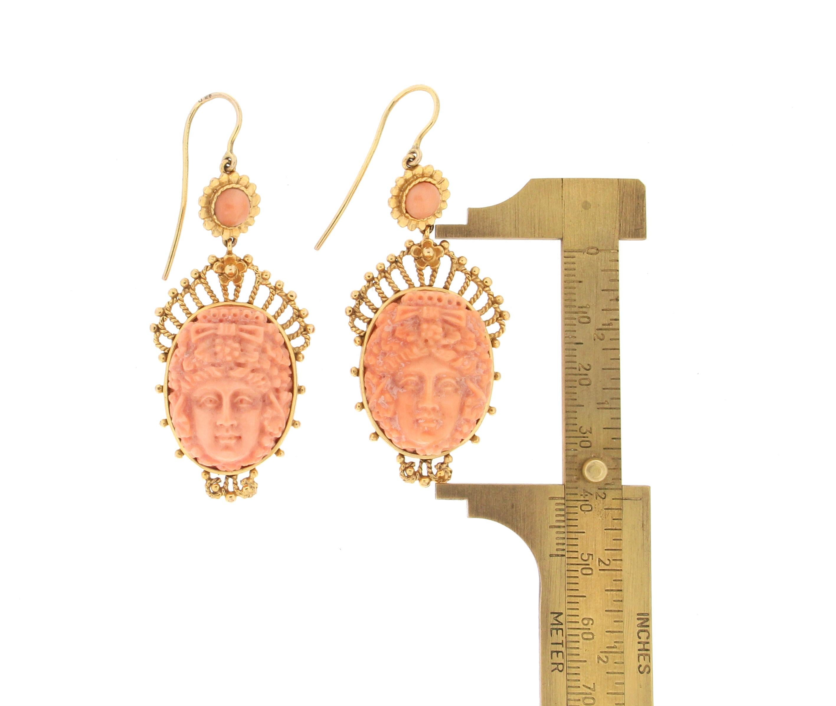 Handcraft 9 Karat Yellow Gold Coral Drop Earrings In New Condition In Marcianise, IT