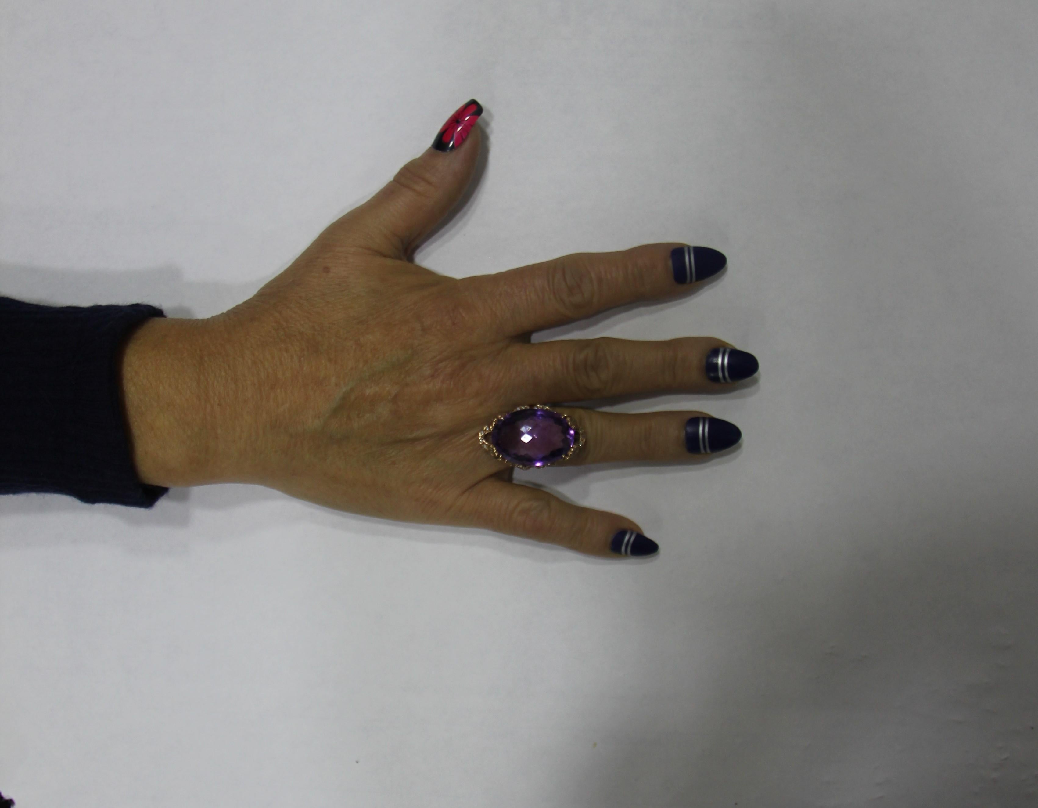 Bague cocktail artisanale en or jaune 9 carats avec améthyste et diamants en vente 11