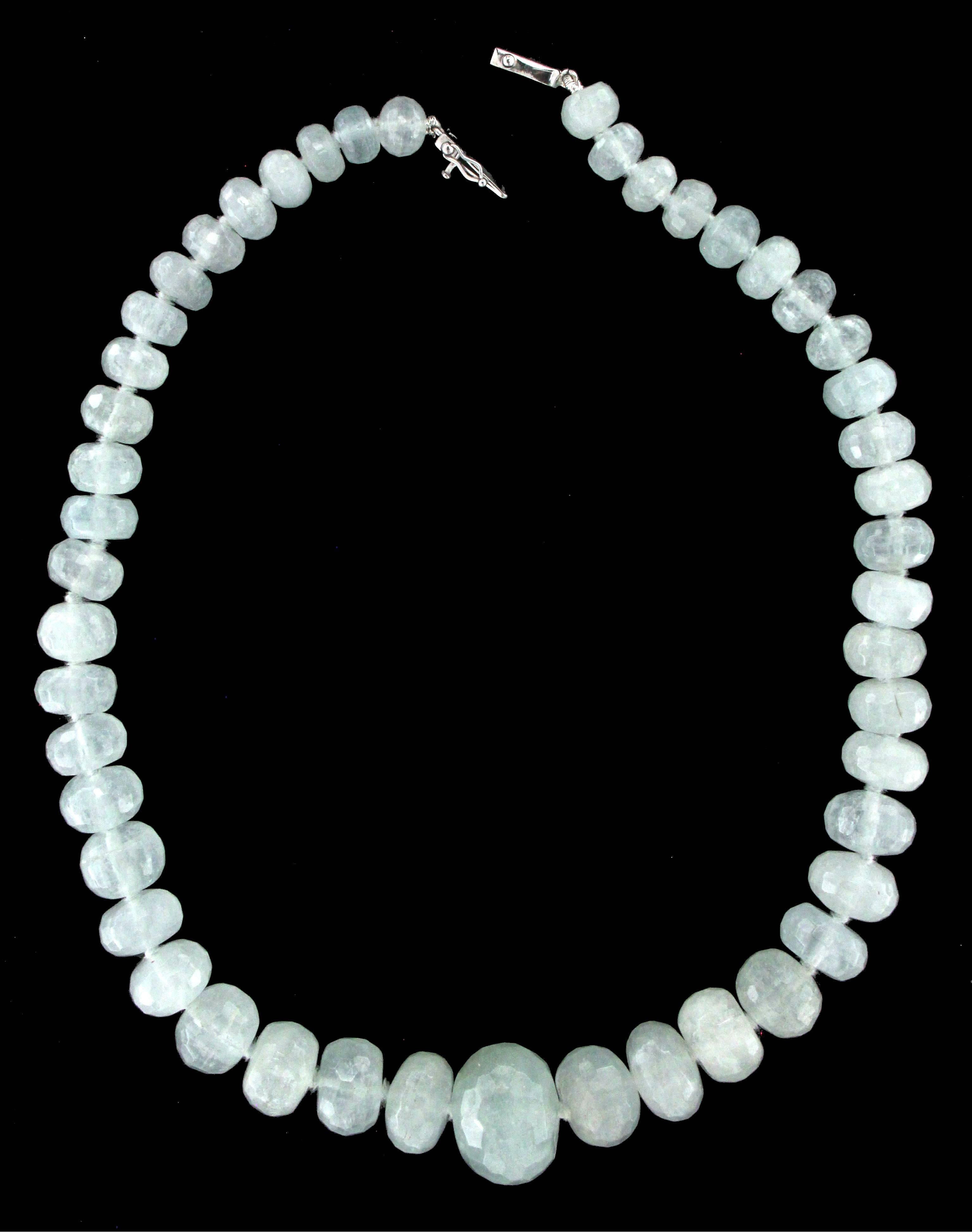 Handcraft Aquamarine 18 Karat White Gold Choker Necklace In New Condition For Sale In Marcianise, IT