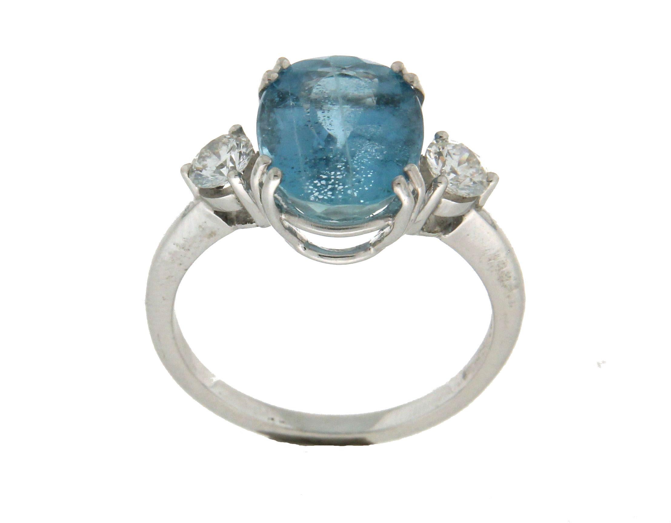 Handcraft Aquamarine 18 Karat White Gold Diamonds Cocktail Ring In New Condition For Sale In Marcianise, IT