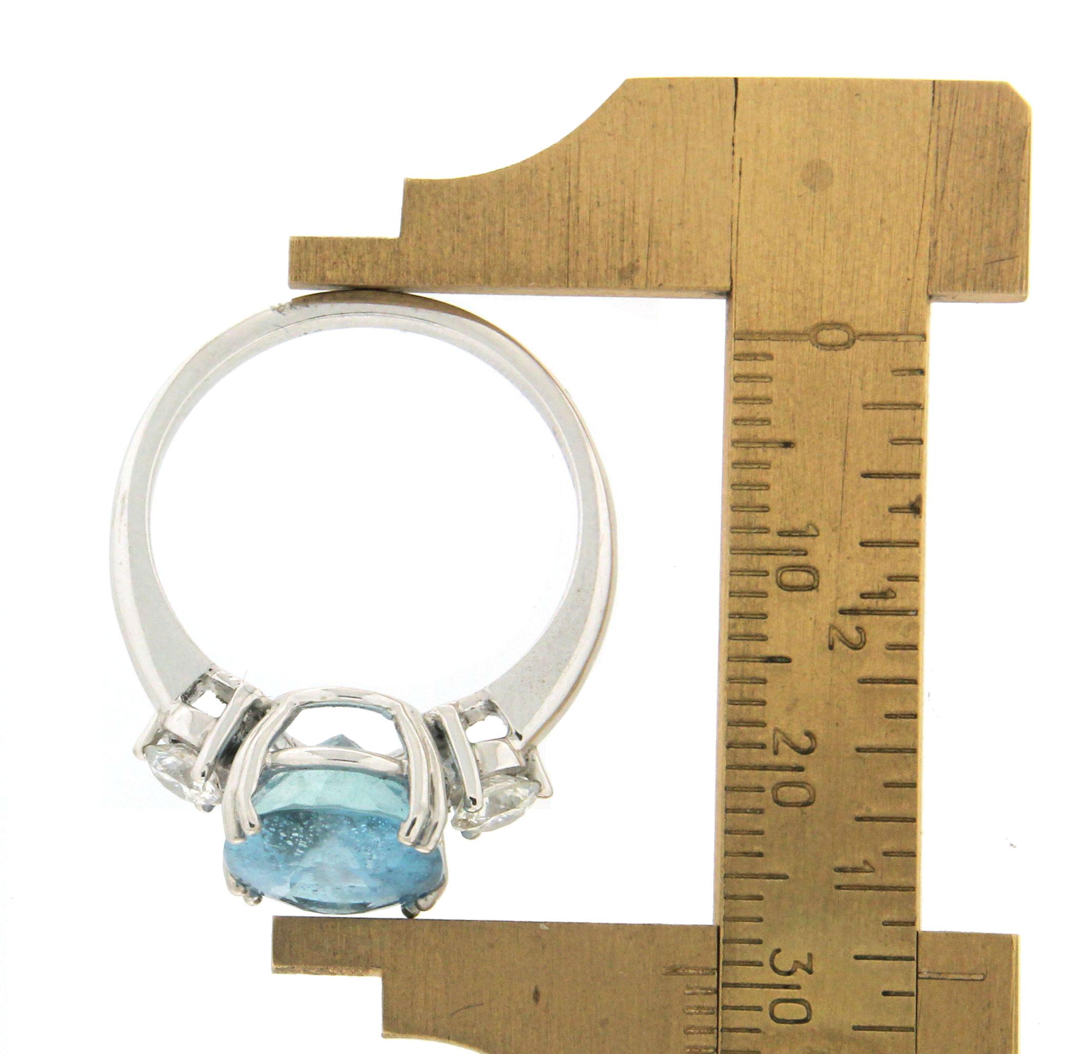 Handcraft Aquamarine 18 Karat White Gold Diamonds Cocktail Ring For Sale 3