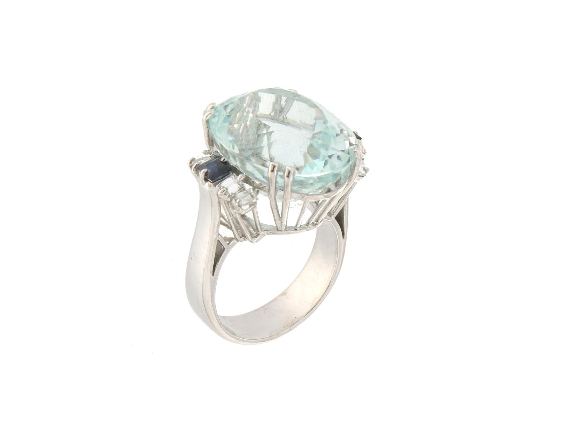 Handcraft Aquamarine 18 Karat White Gold Diamonds Sapphires Cocktail Ring In New Condition For Sale In Marcianise, IT