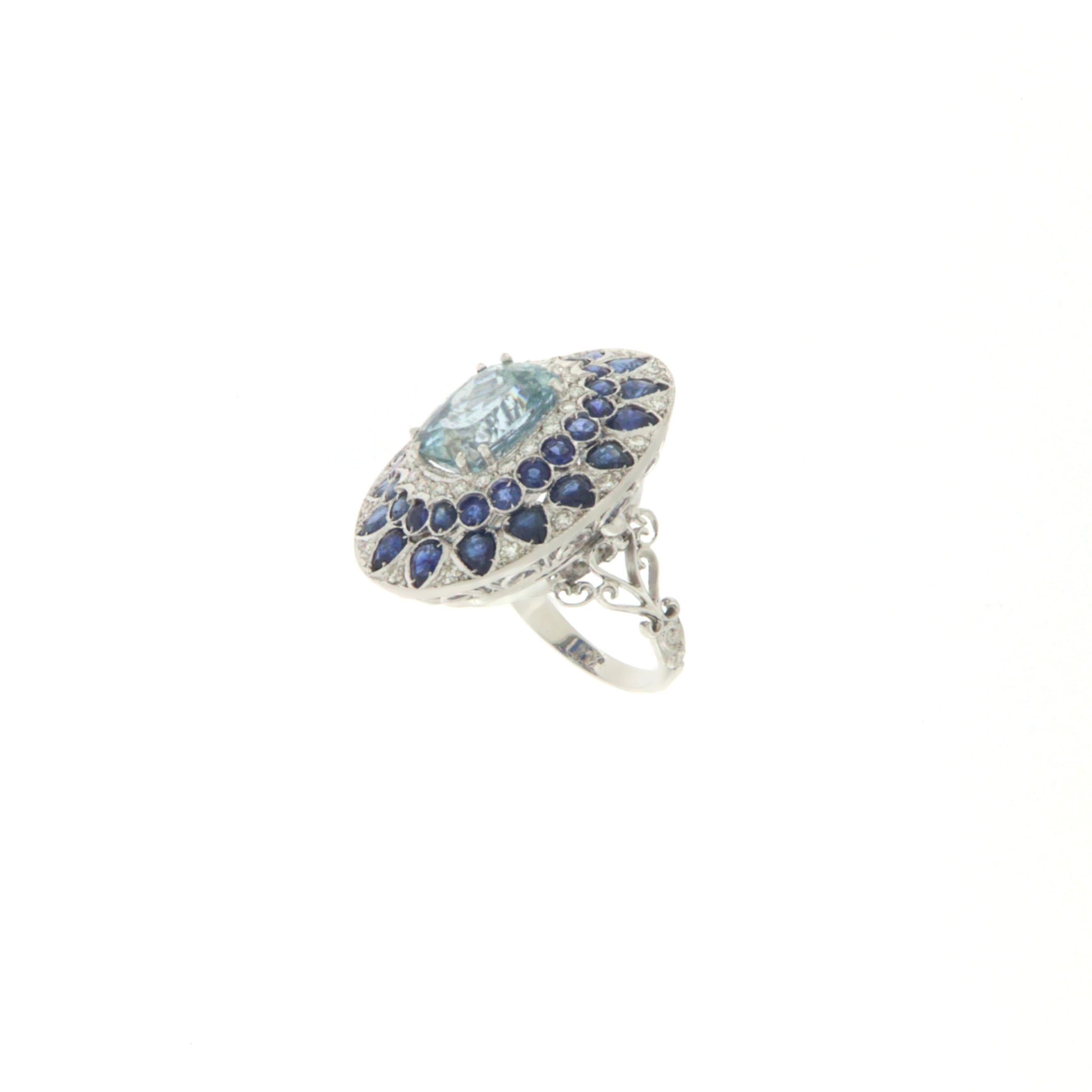  Aquamarine Diamonds Sapphires 18 Karat White Gold Cocktail Ring In New Condition For Sale In Marcianise, IT