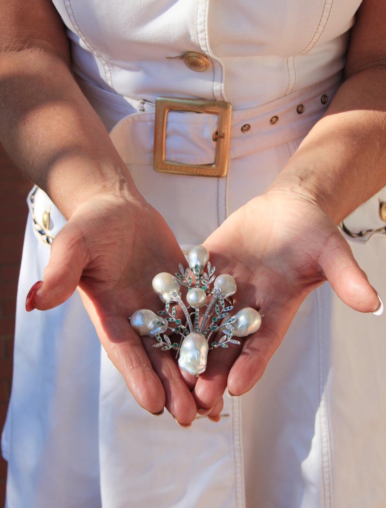 Handcraft Australian Baroque Pearls 18 Karat White Gold Emeralds Diamonds Brooch For Sale 7