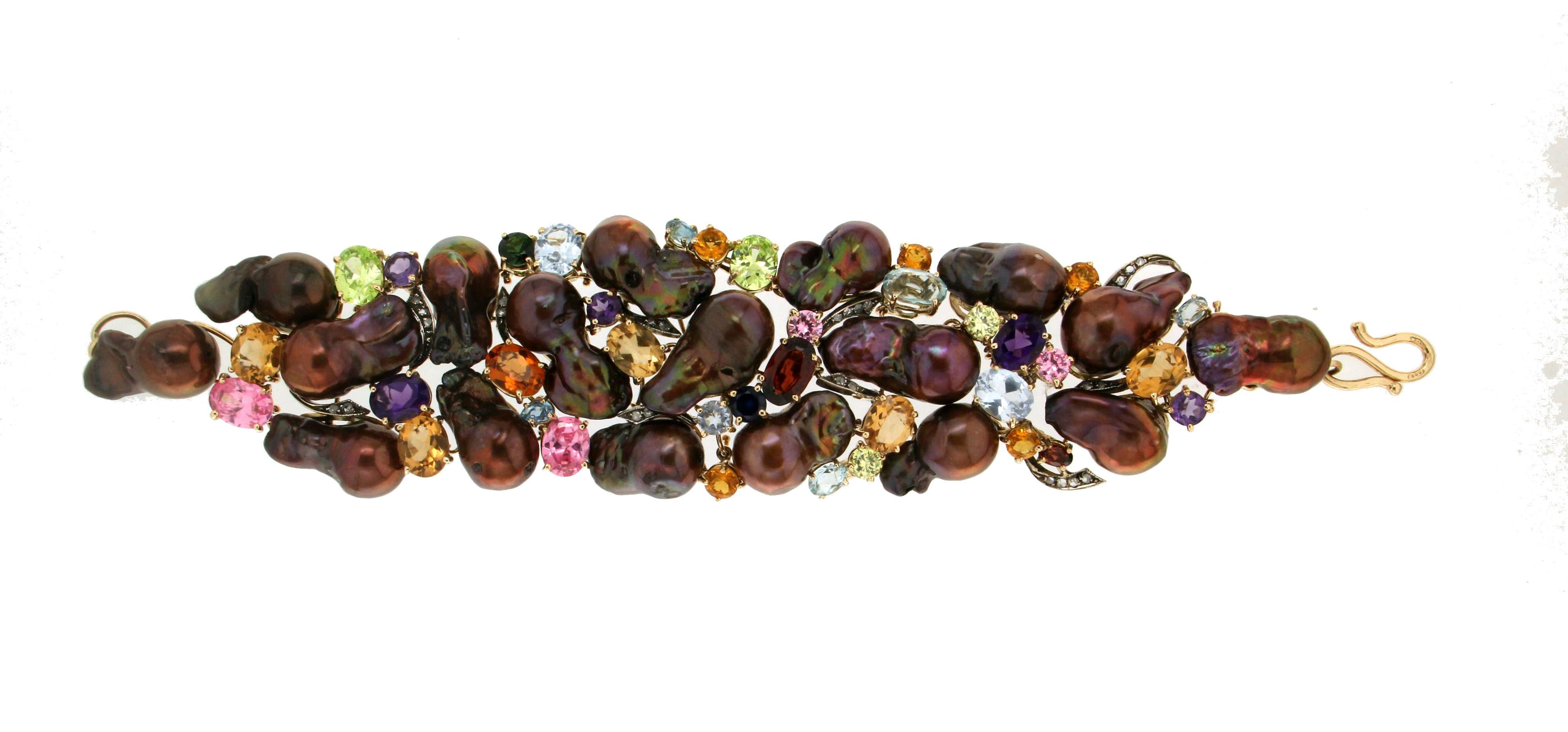 Handgefertigtes Armband mit australischen braunen Perlen aus 18 Karat Gelbgold mit Diamanten (Kunsthandwerker*in) im Angebot