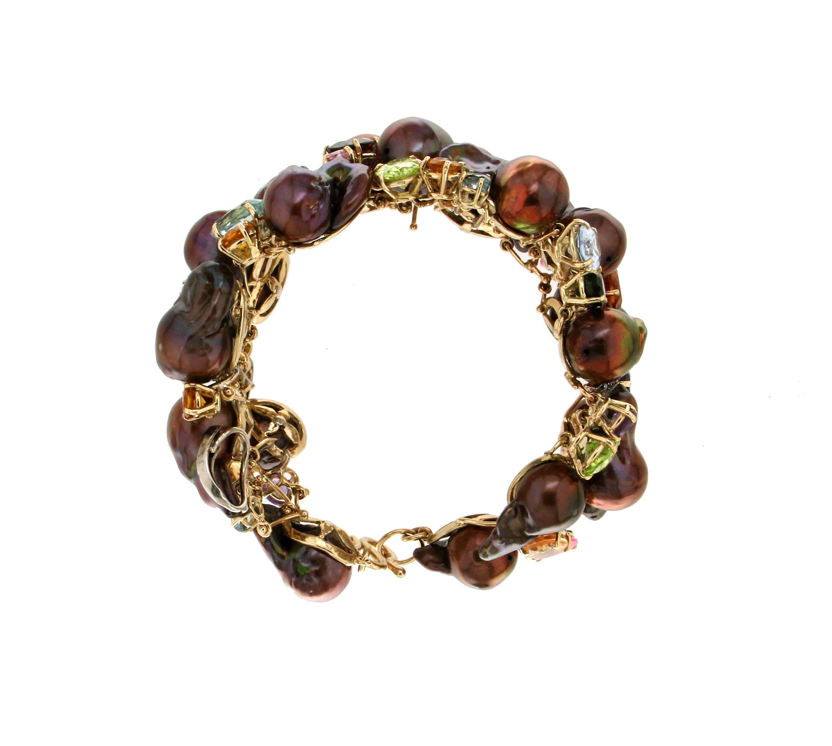 Handgefertigtes Armband mit australischen braunen Perlen aus 18 Karat Gelbgold mit Diamanten (Ovalschliff) im Angebot