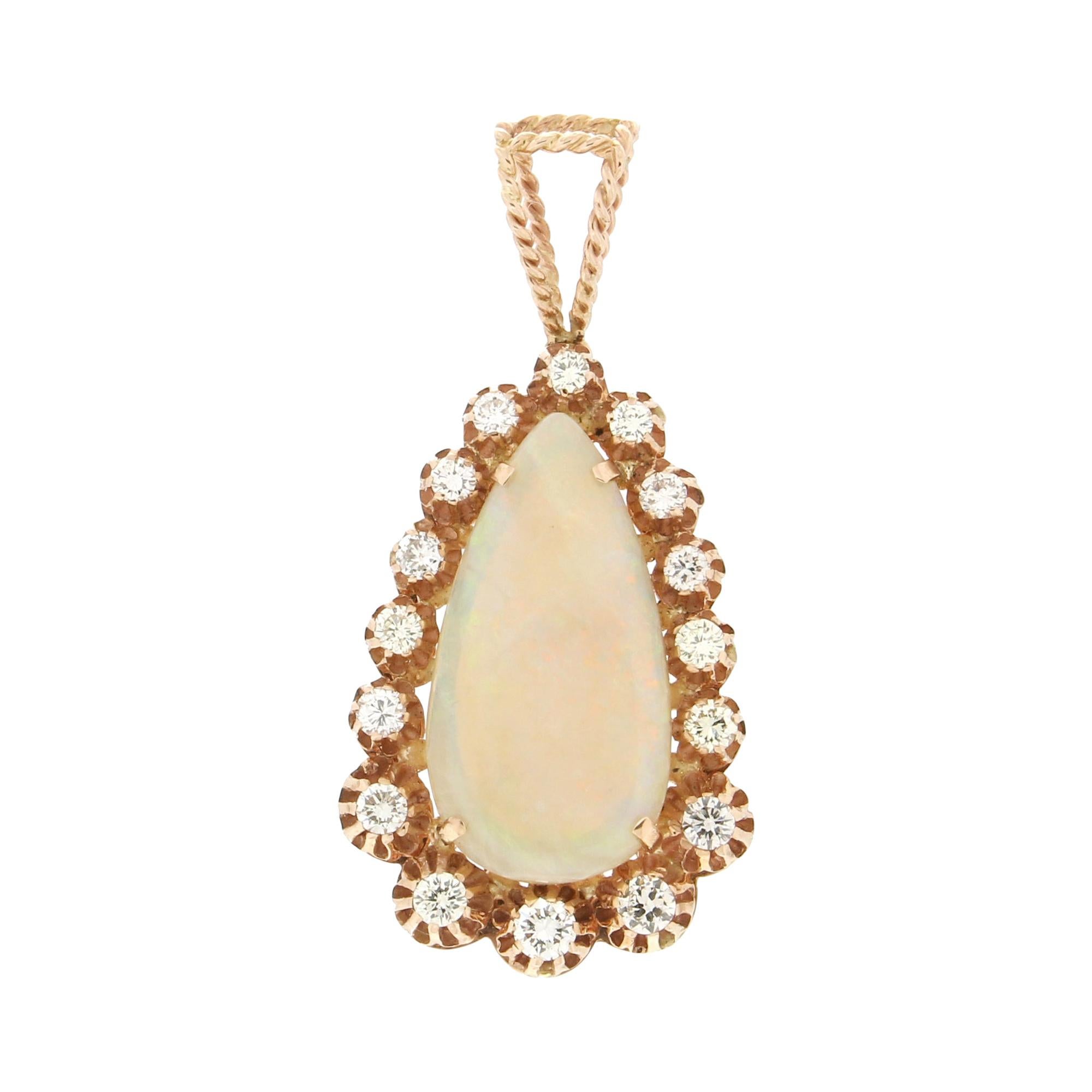 Handcraft Australian Opal 14 Karat Yellow Gold Pendant Necklace