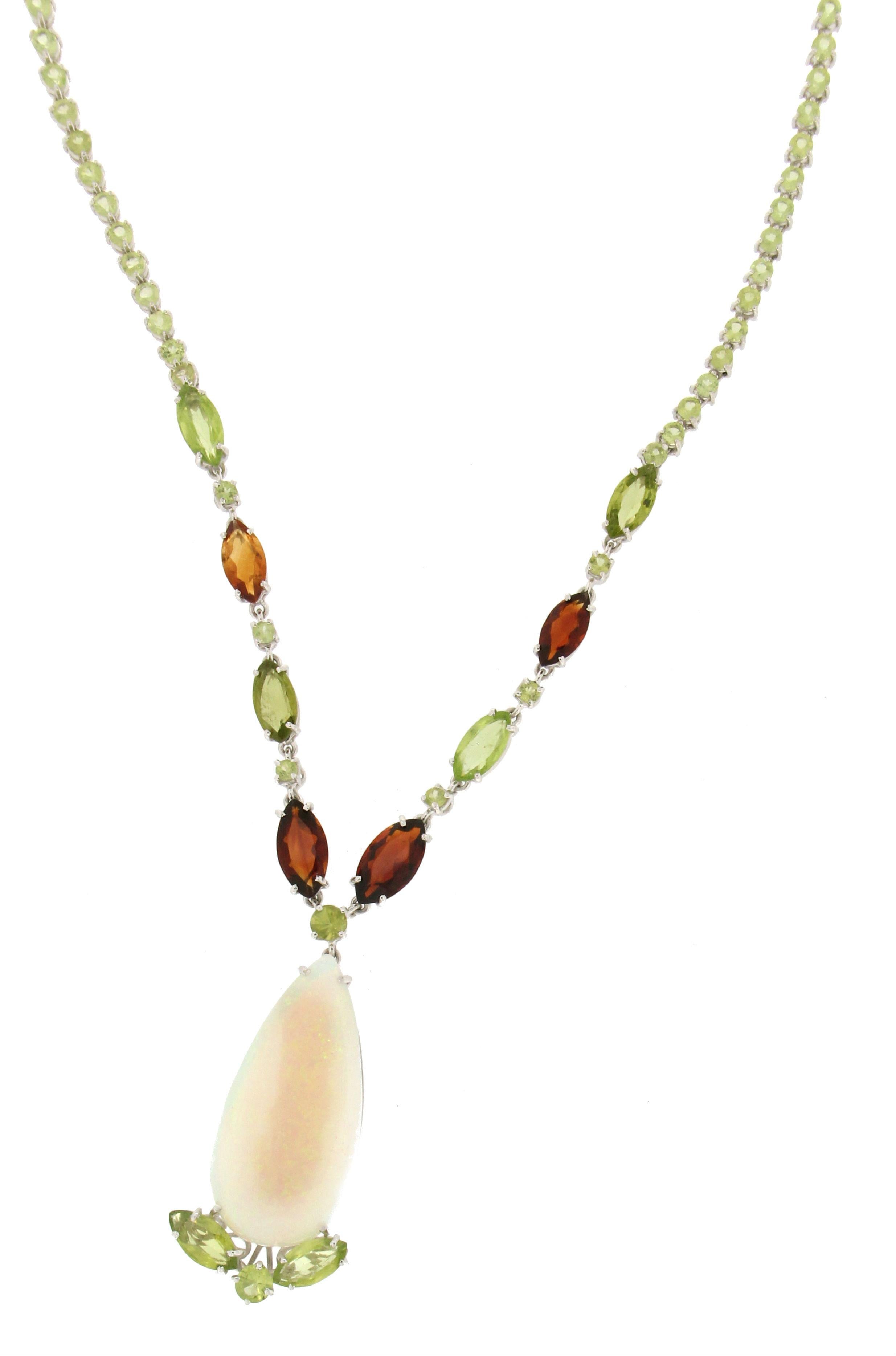 Collar Colgante Artesanal Ópalo Australiano Oro Blanco 18 Kilates Peridoto Citrino Artesano en venta