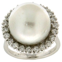 Vintage Handcraft Australian Pearl 18 Karat White Gold Diamonds Cocktail Ring