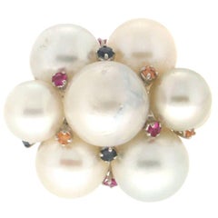Bague cocktail artisanale en or blanc 18 carats avec perles d'Australie, saphirs et rubis