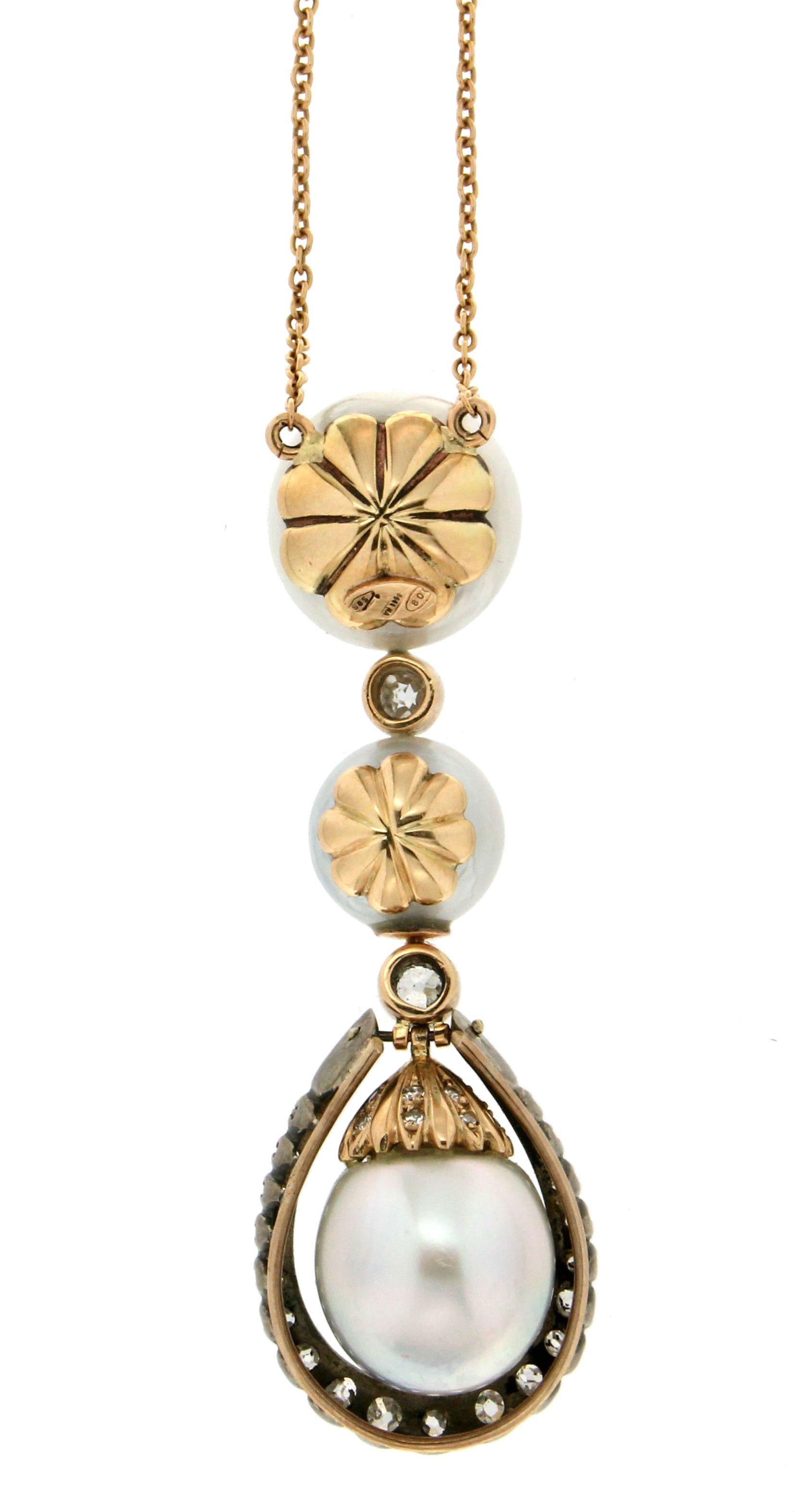 Artisan Handcraft Australian Pearls 14 Karat Yellow Gold Diamonds Pendant Necklace For Sale