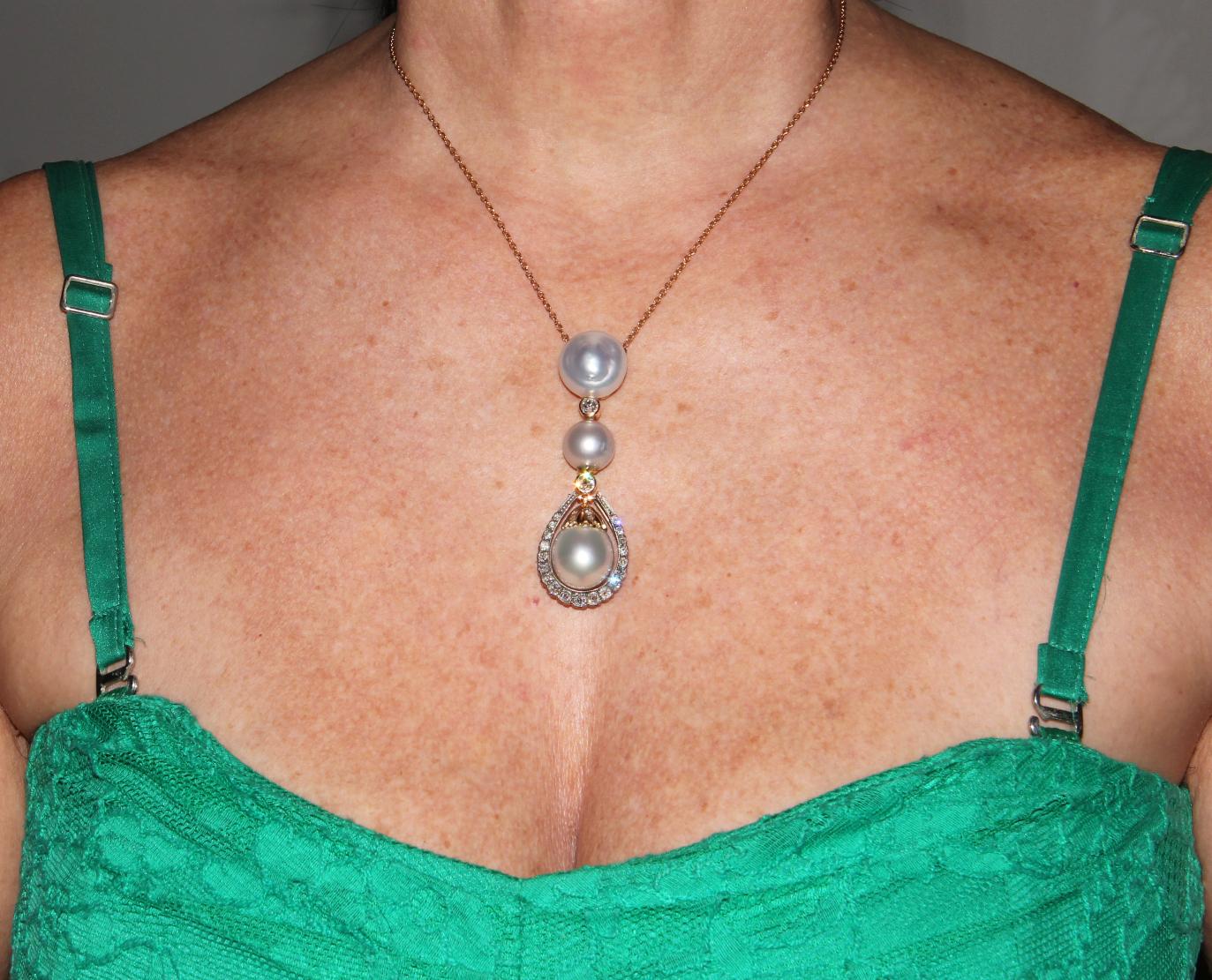 Women's or Men's Handcraft Australian Pearls 14 Karat Yellow Gold Diamonds Pendant Necklace For Sale