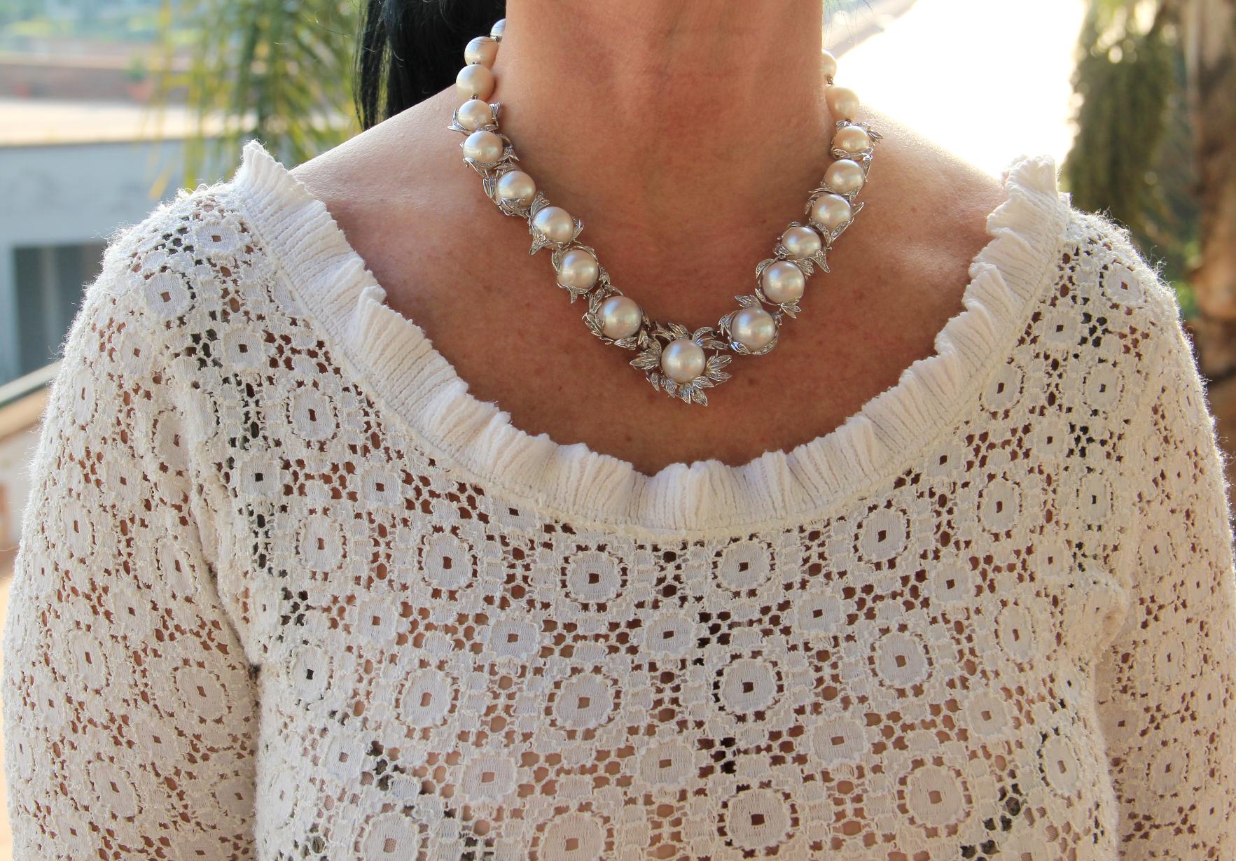 Handcraft Australian Pearls 18 Karat White Gold Diamonds Choker Necklace For Sale 5