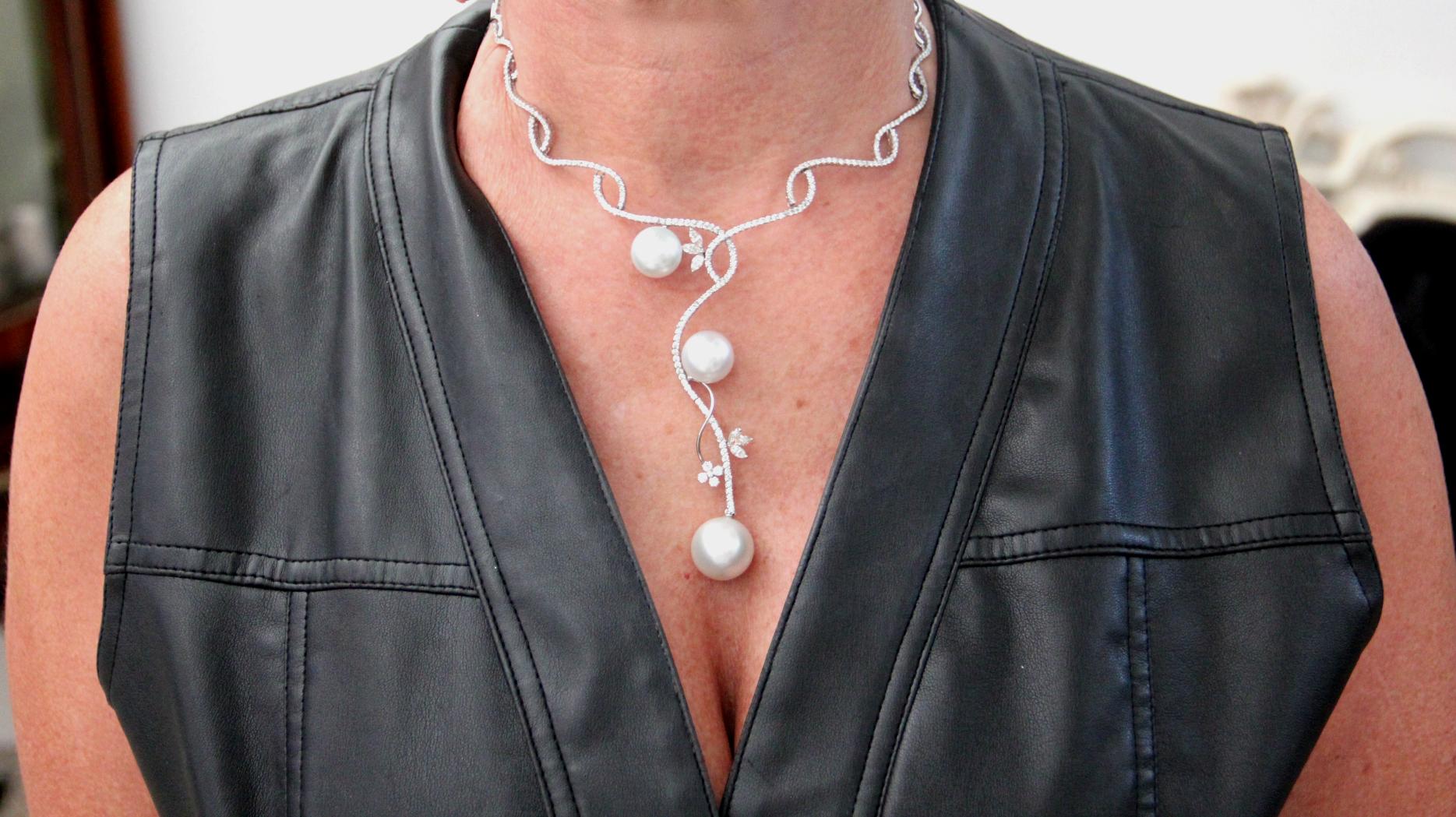 Handcraft Australian Pearls 18 Karat White Gold Diamonds Choker Necklace For Sale 11