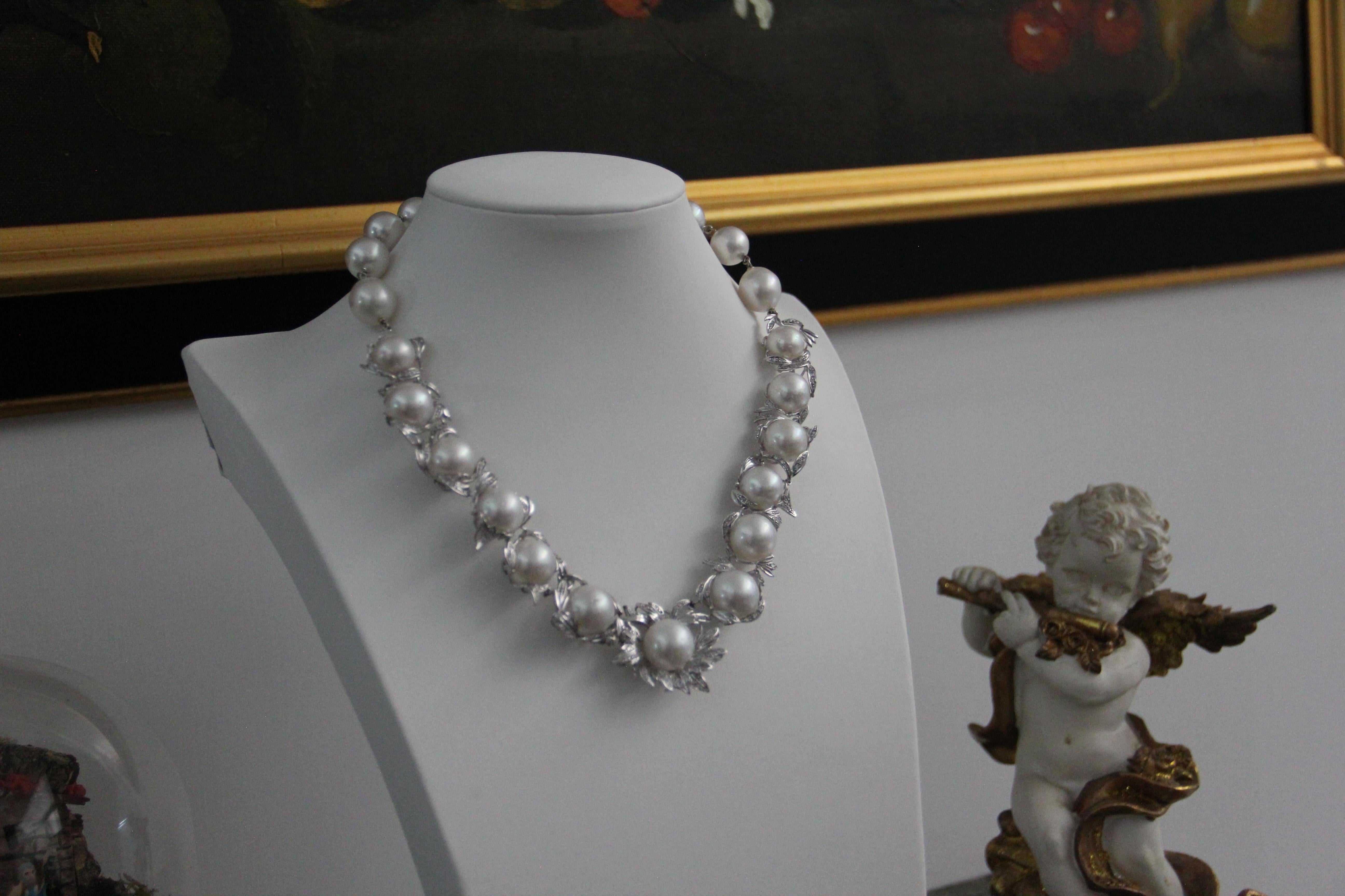 Collier ras du cou en or blanc 18 carats avec diamants et perles d'Australie Handcraft Neuf - En vente à Marcianise, IT
