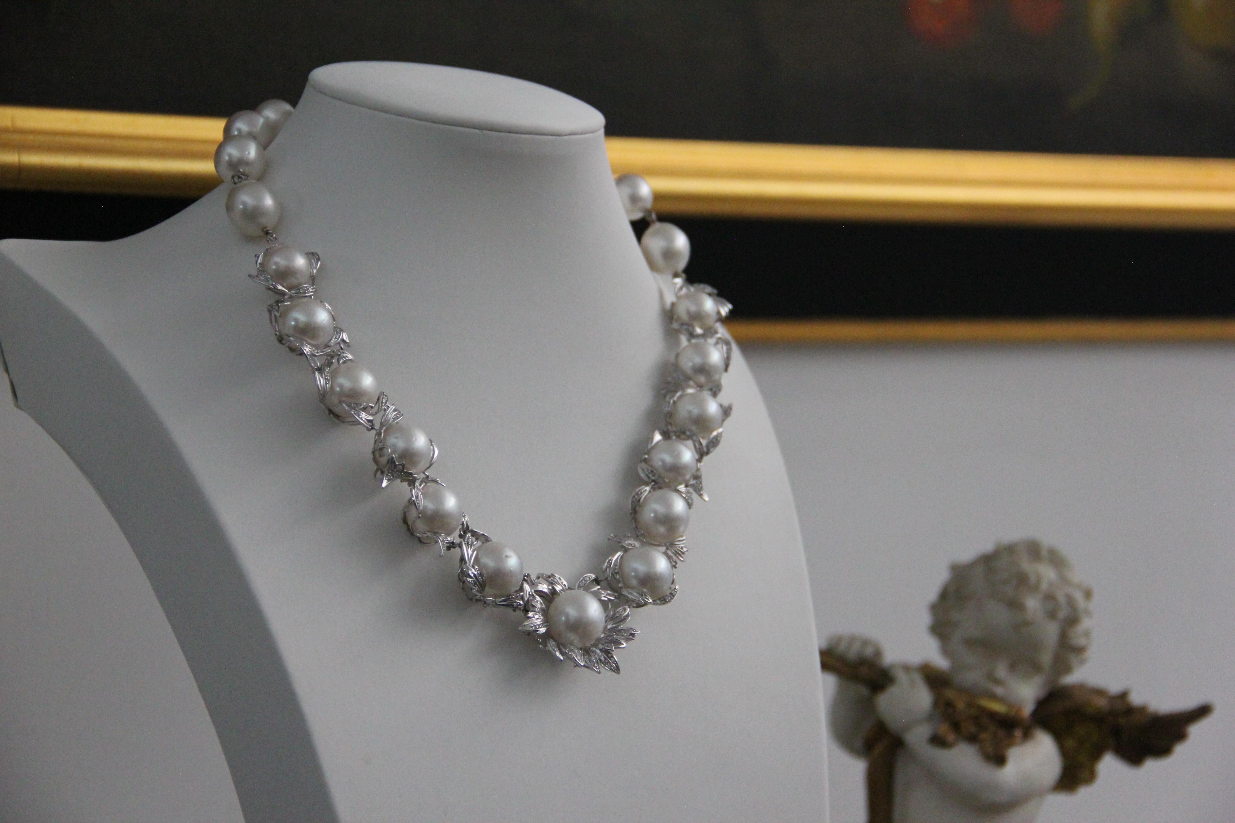 Collier ras du cou en or blanc 18 carats avec diamants et perles d'Australie Handcraft Unisexe en vente