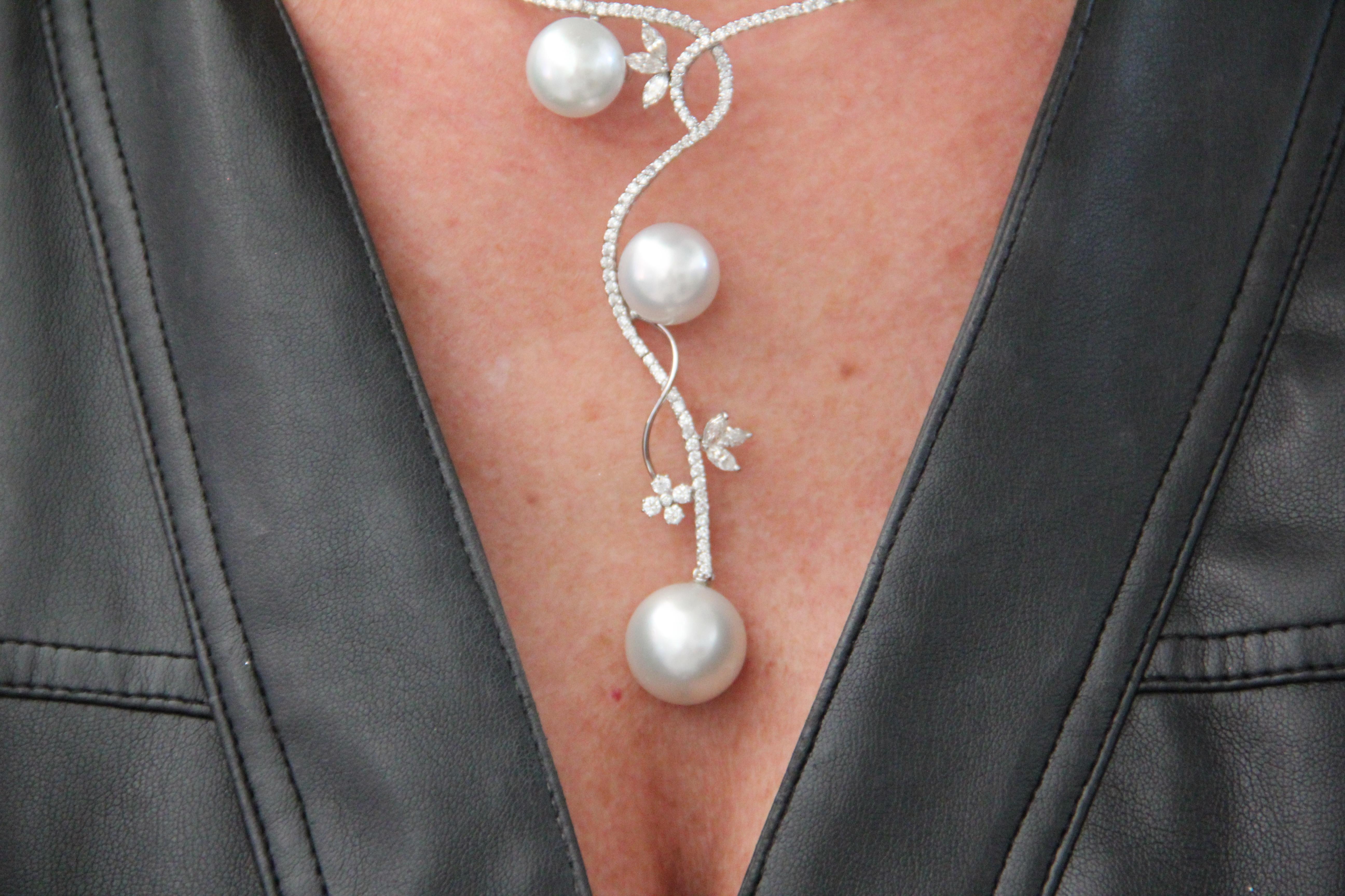 Women's Handcraft Australian Pearls 18 Karat White Gold Diamonds Choker Necklace For Sale
