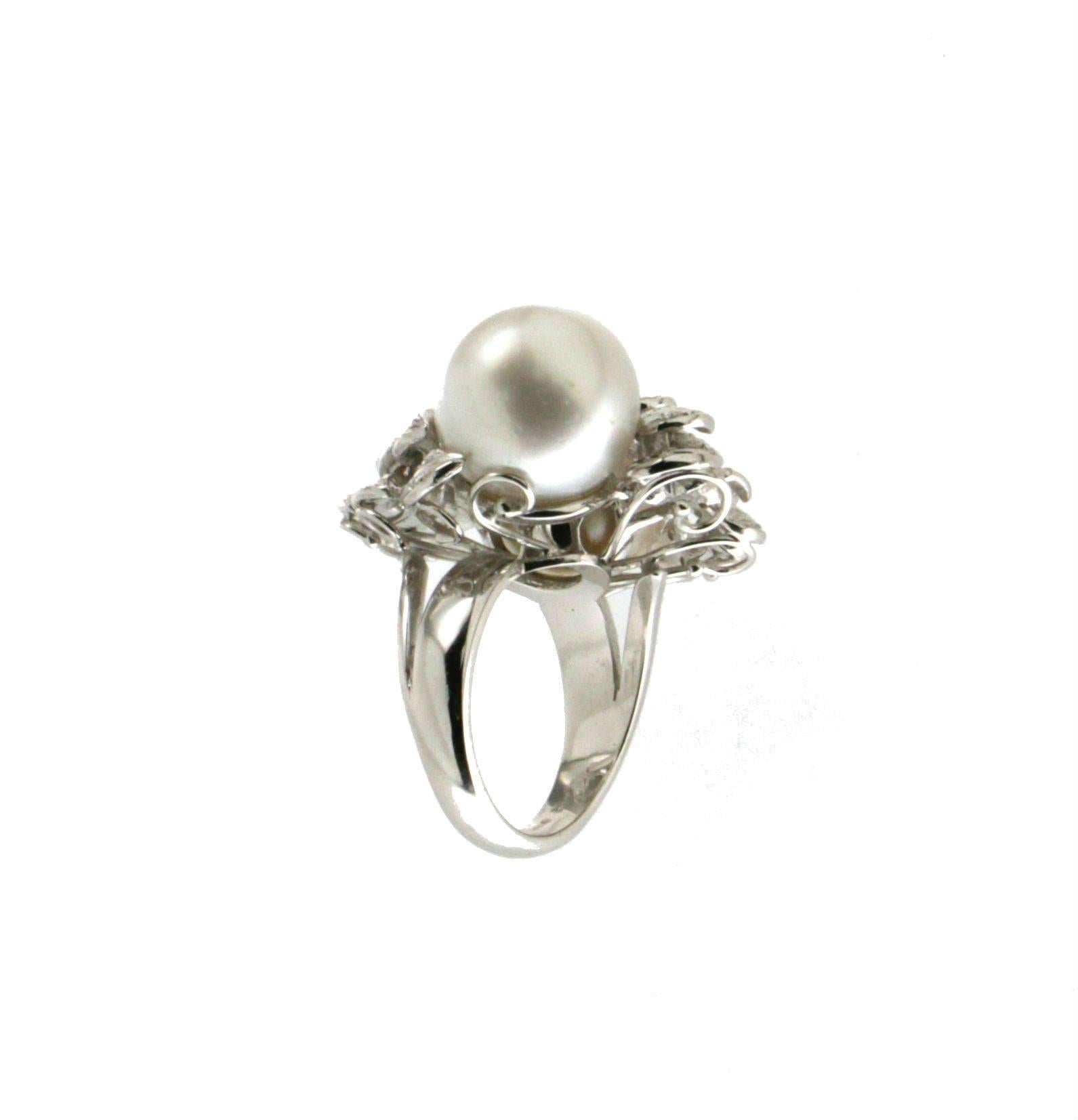Handcraft Australian Pearls 18 Karat White Gold Diamonds Cocktail Ring In New Condition For Sale In Marcianise, IT