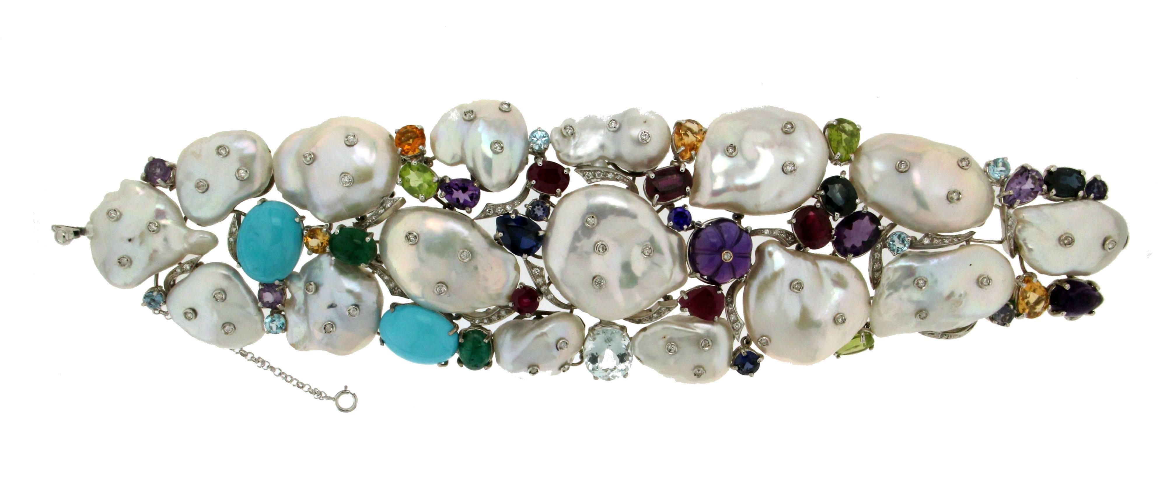 Handgefertigtes Armband aus 18 Karat Weißgold mit australischen Perlen und Diamanten im Zustand „Neu“ im Angebot in Marcianise, IT