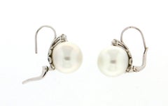 Pendientes artesanales de perlas australianas y diamantes en oro blanco de 18 quilates