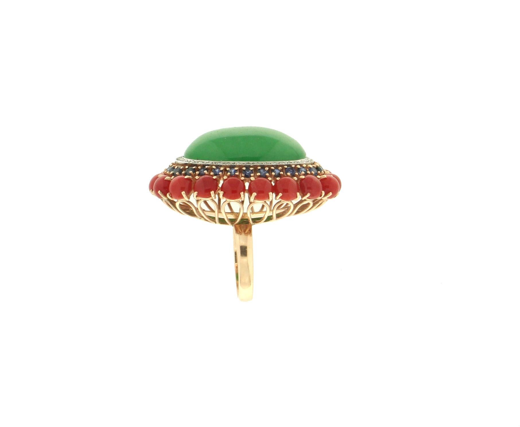 Handcraft Aventurine 14 Karat Yellow Gold Sapphires Coral Diamonds Cocktail Ring In New Condition For Sale In Marcianise, IT