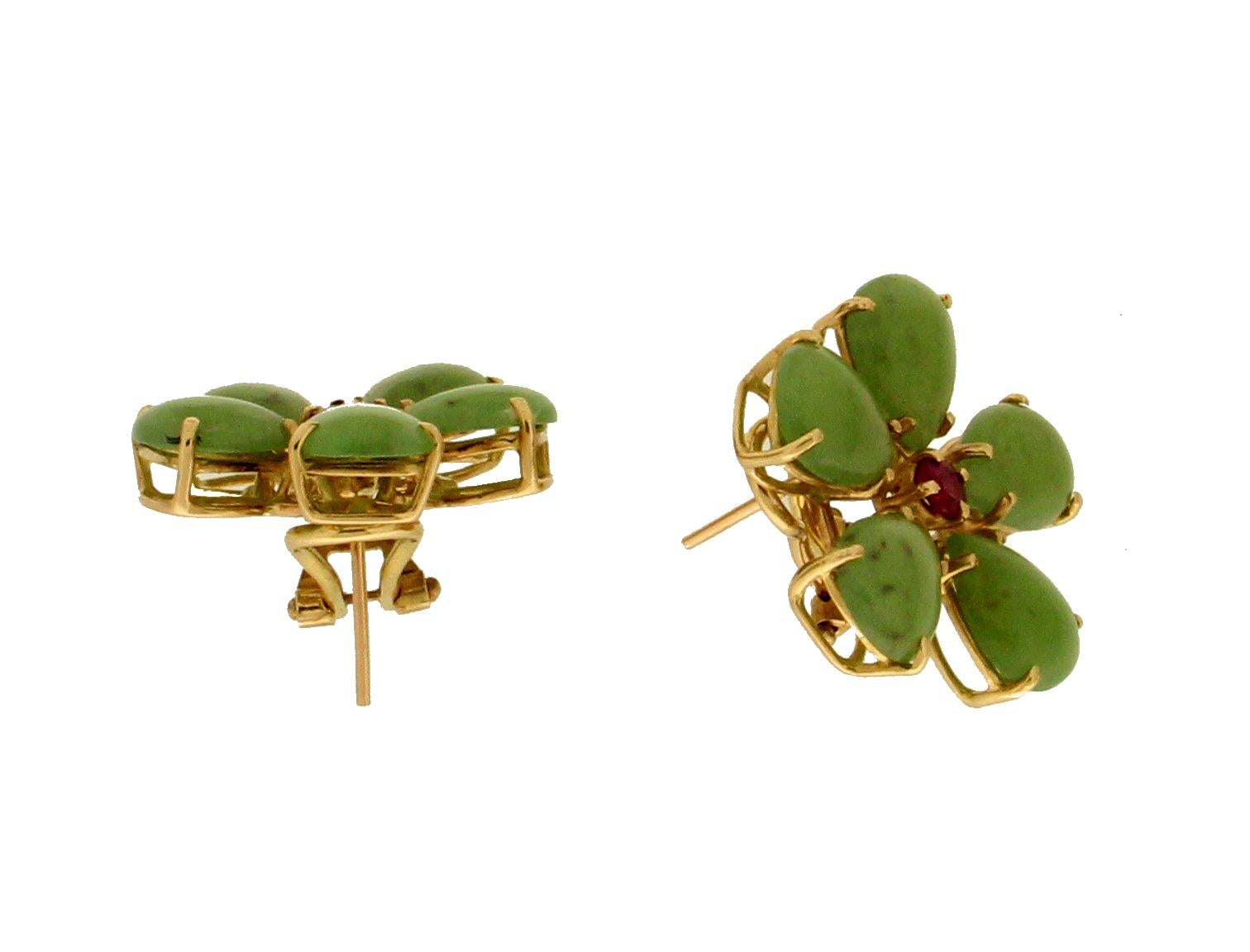 Artisan Handcraft Jade 18 Karat Yellow Gold Ruby Stud Earrings