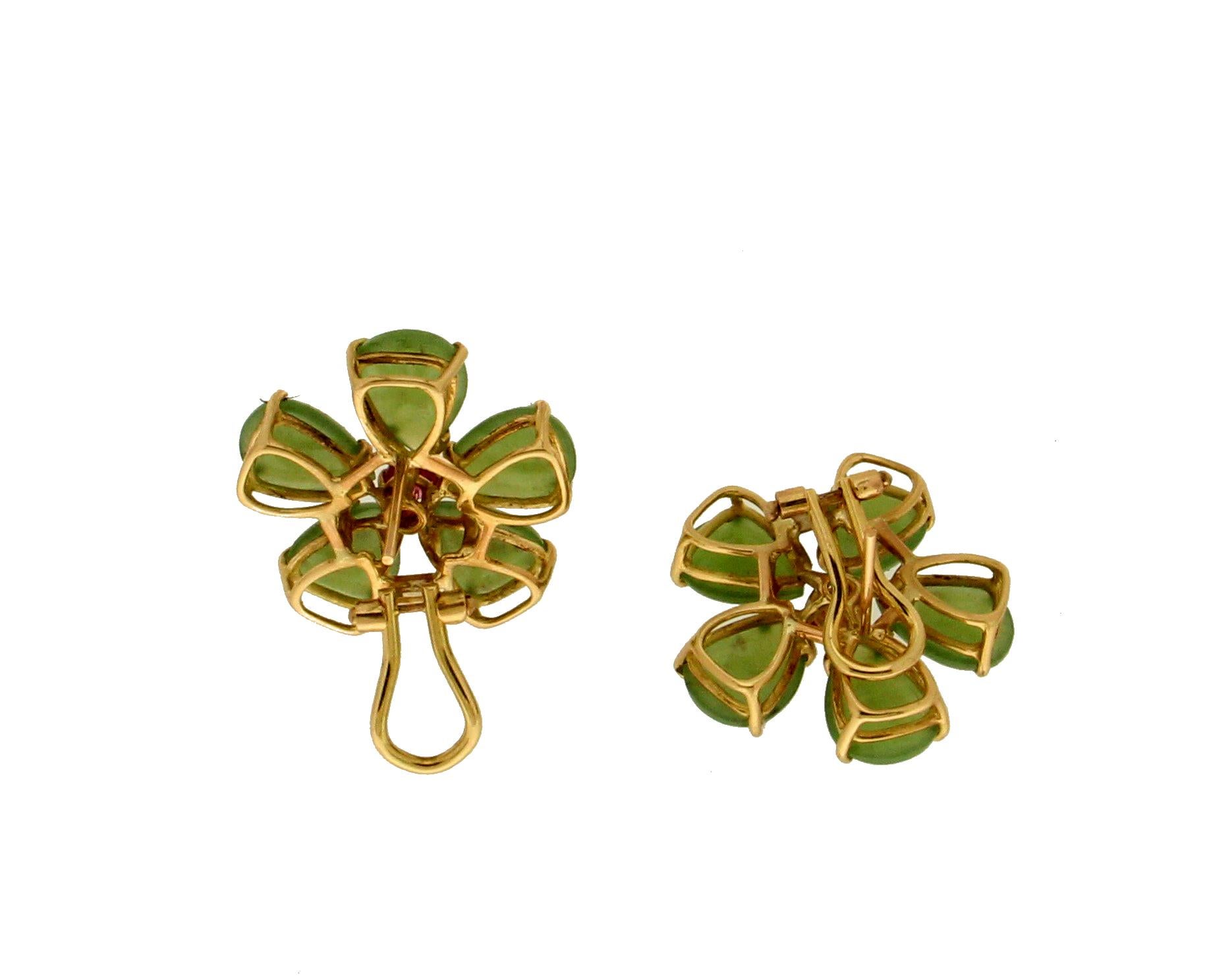 Mixed Cut Handcraft Jade 18 Karat Yellow Gold Ruby Stud Earrings