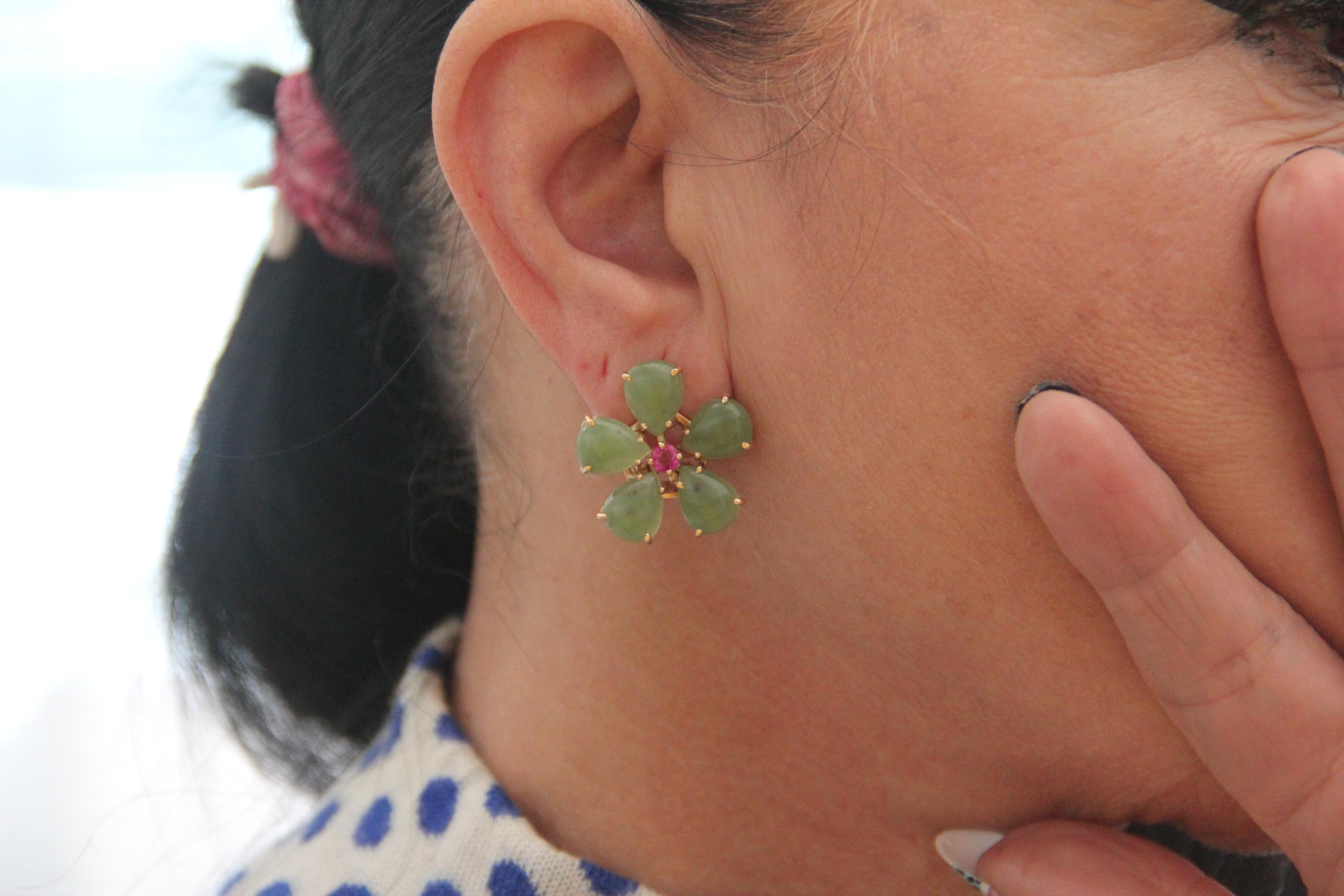 Women's or Men's Handcraft Jade 18 Karat Yellow Gold Ruby Stud Earrings