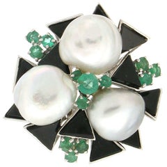 Handcraft Baroque Pearls 18 Karat White Gold Onyx Emerald Cocktail Ring