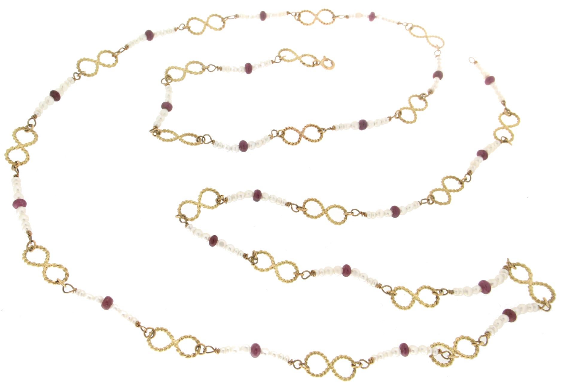 Artisan Chaîne collier en or jaune 18 carats avec perles et rubis, fabrication artisanale en vente