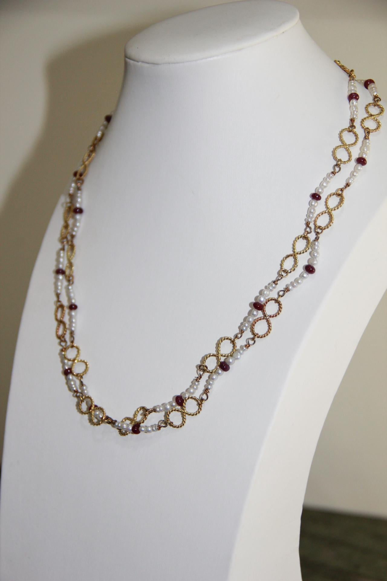 Chaîne collier en or jaune 18 carats avec perles et rubis, fabrication artisanale Neuf - En vente à Marcianise, IT