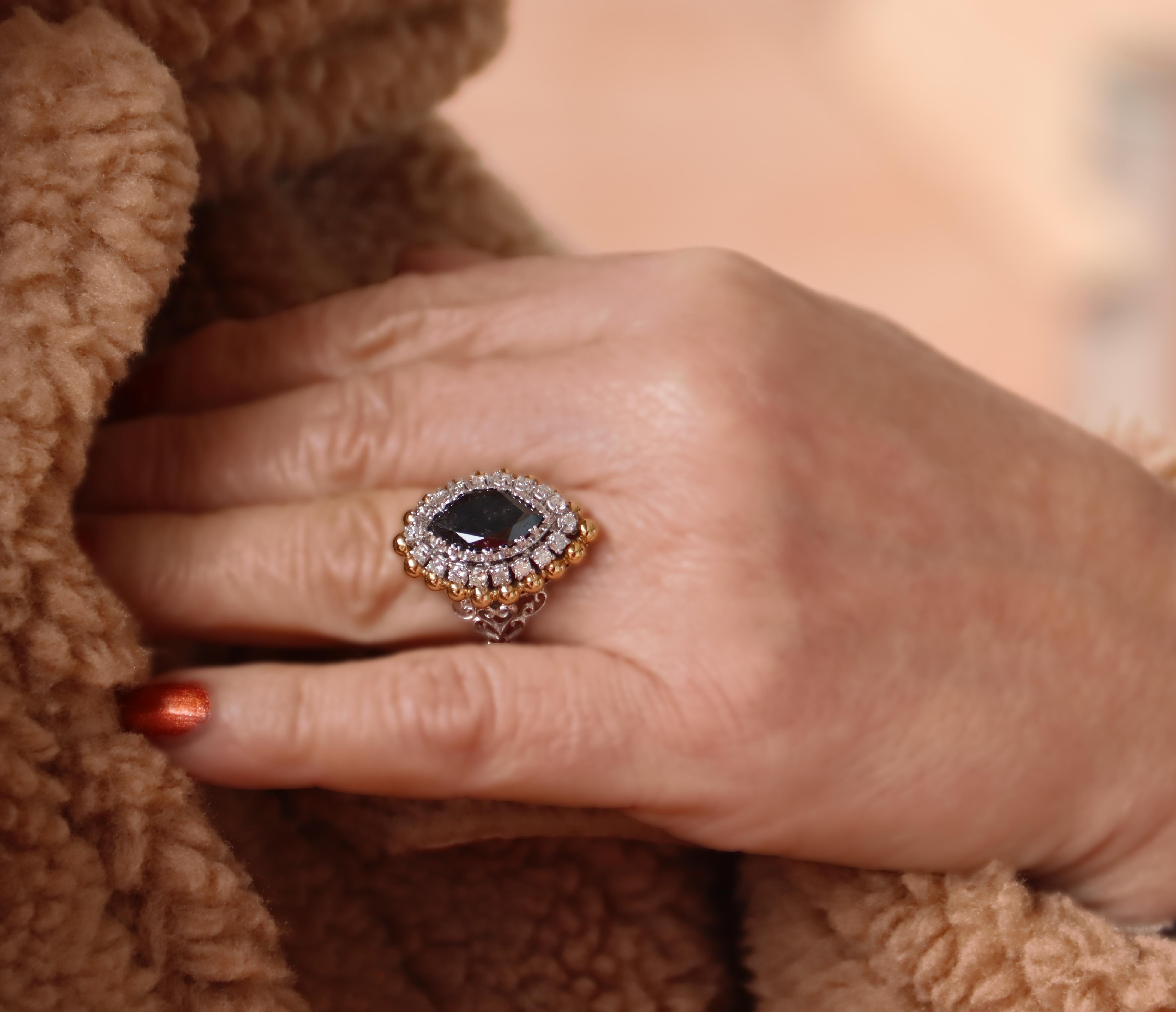 Handcraft Black Diamond 18 Karat White and Yellow Gold Diamonds Cocktail Ring For Sale 3