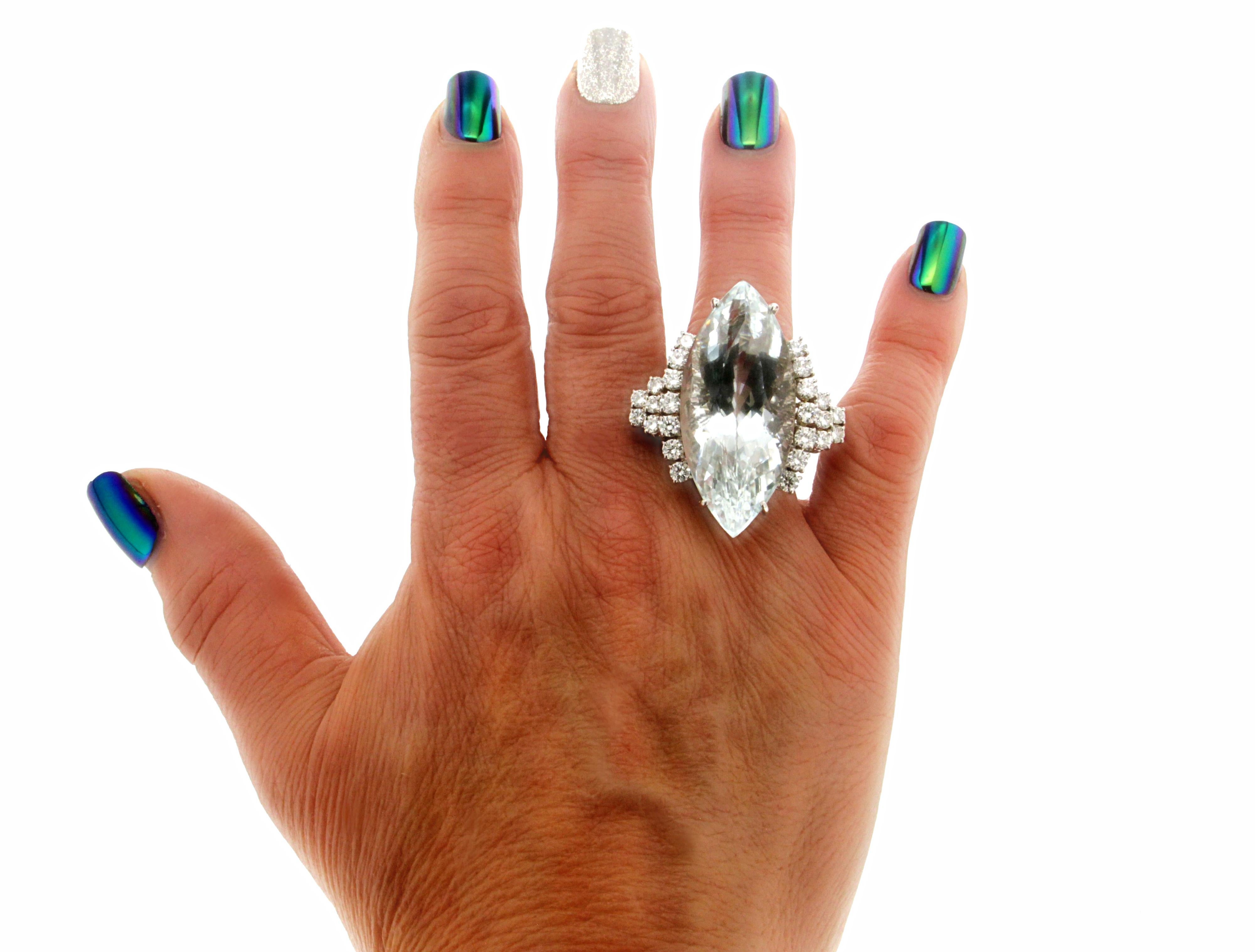 Handcraft Brazilian Aquamarine 18 Karat White Gold Diamonds Cocktail Ring For Sale 4