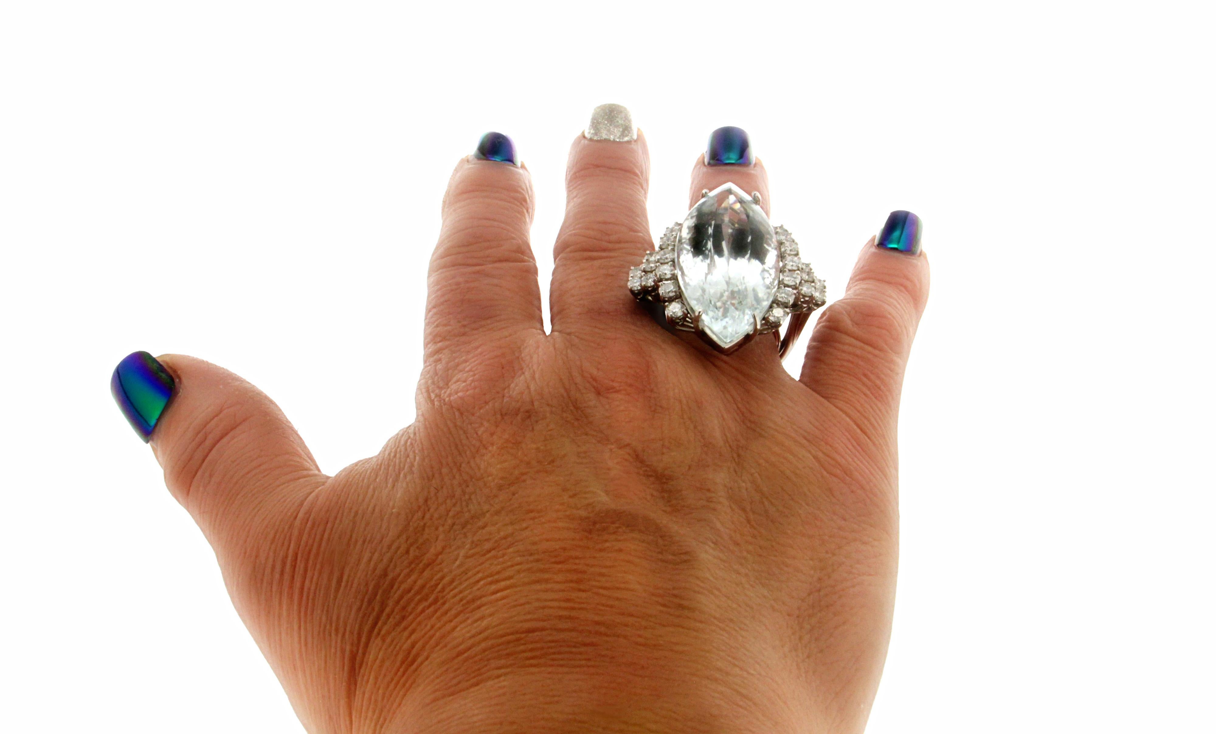 Handcraft Brazilian Aquamarine 18 Karat White Gold Diamonds Cocktail Ring For Sale 5
