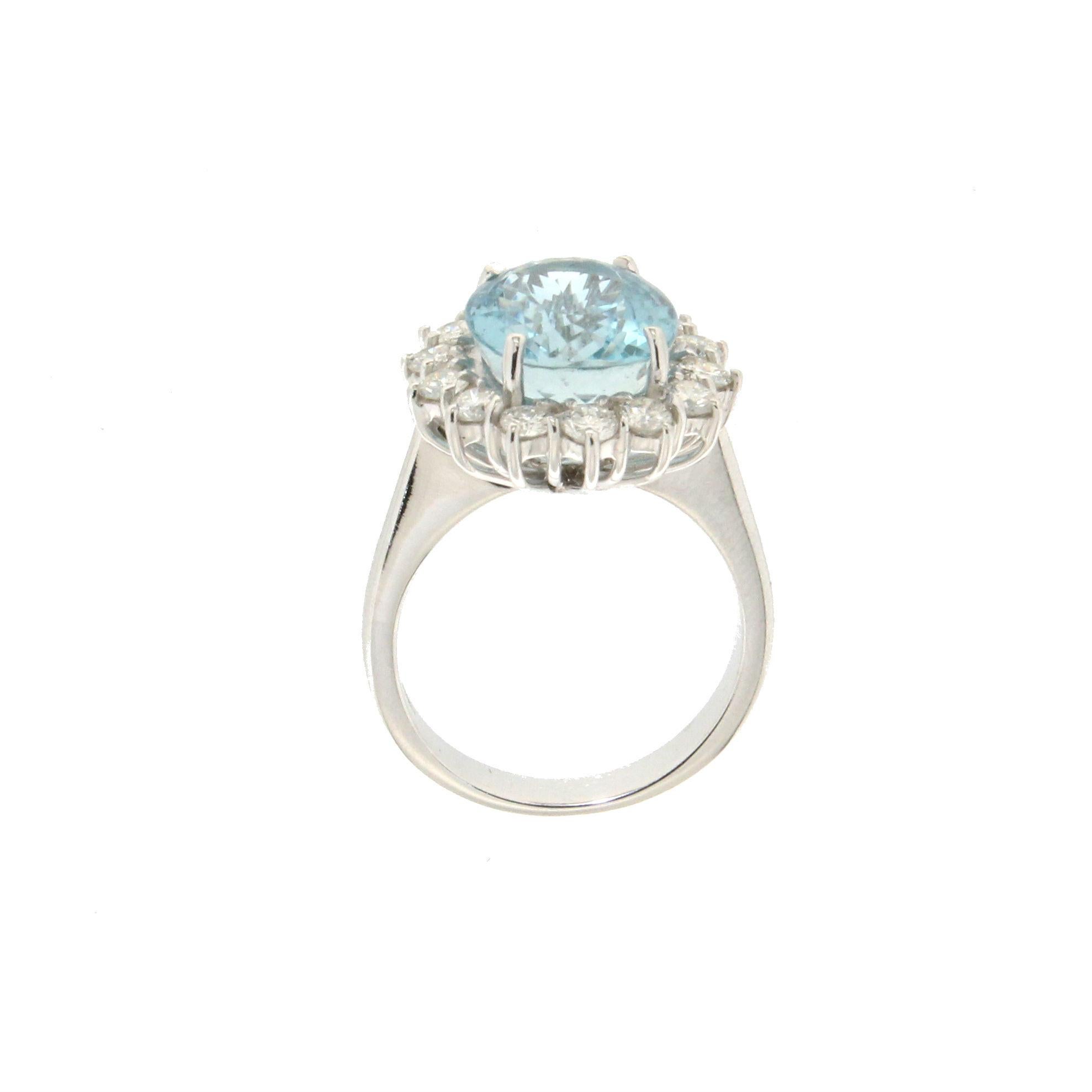 Handcraft Brazilian Aquamarine 18 Karat White Gold Diamonds Cocktail Ring In New Condition For Sale In Marcianise, IT