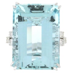Handcraft Brazilian Aquamarine 18 Karat White Gold Diamonds Cocktail Ring Handcraft Brazilian Aquamarine 18 Karat White Gold Diamonds Cocktail Ring