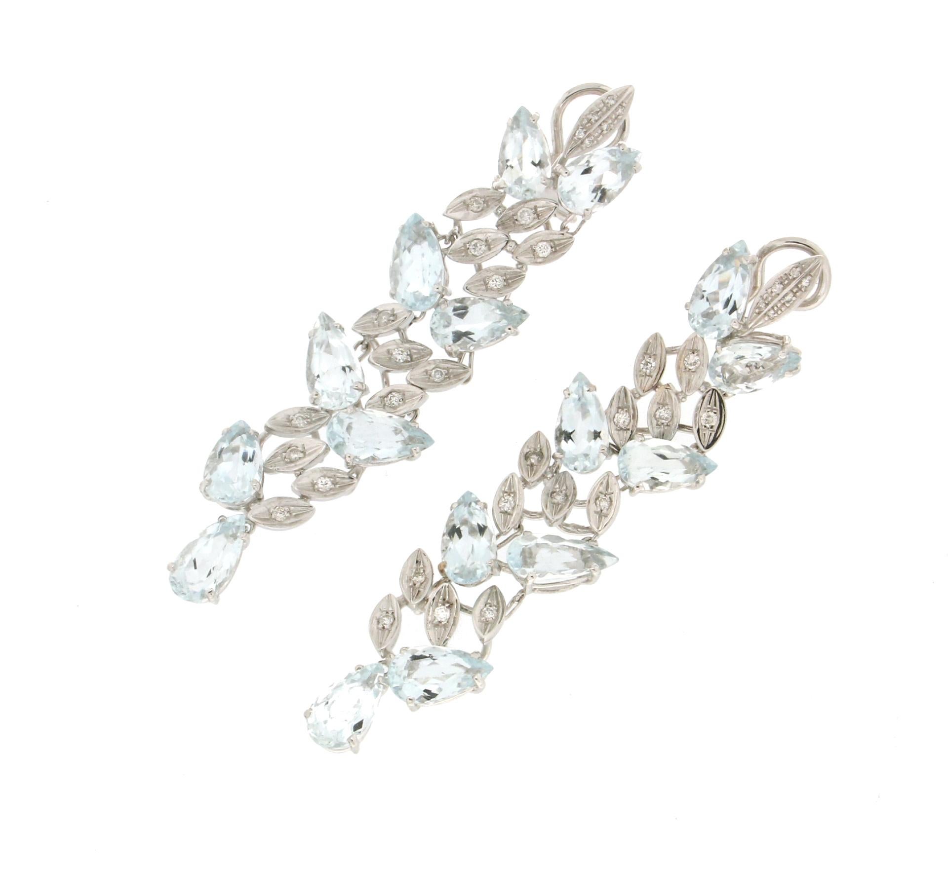 For any problems related to some materials contained in the items that do not allow shipping and require specific documents that require a particular period, please contact the seller with a private message to solve the problem.
18 karat white gold