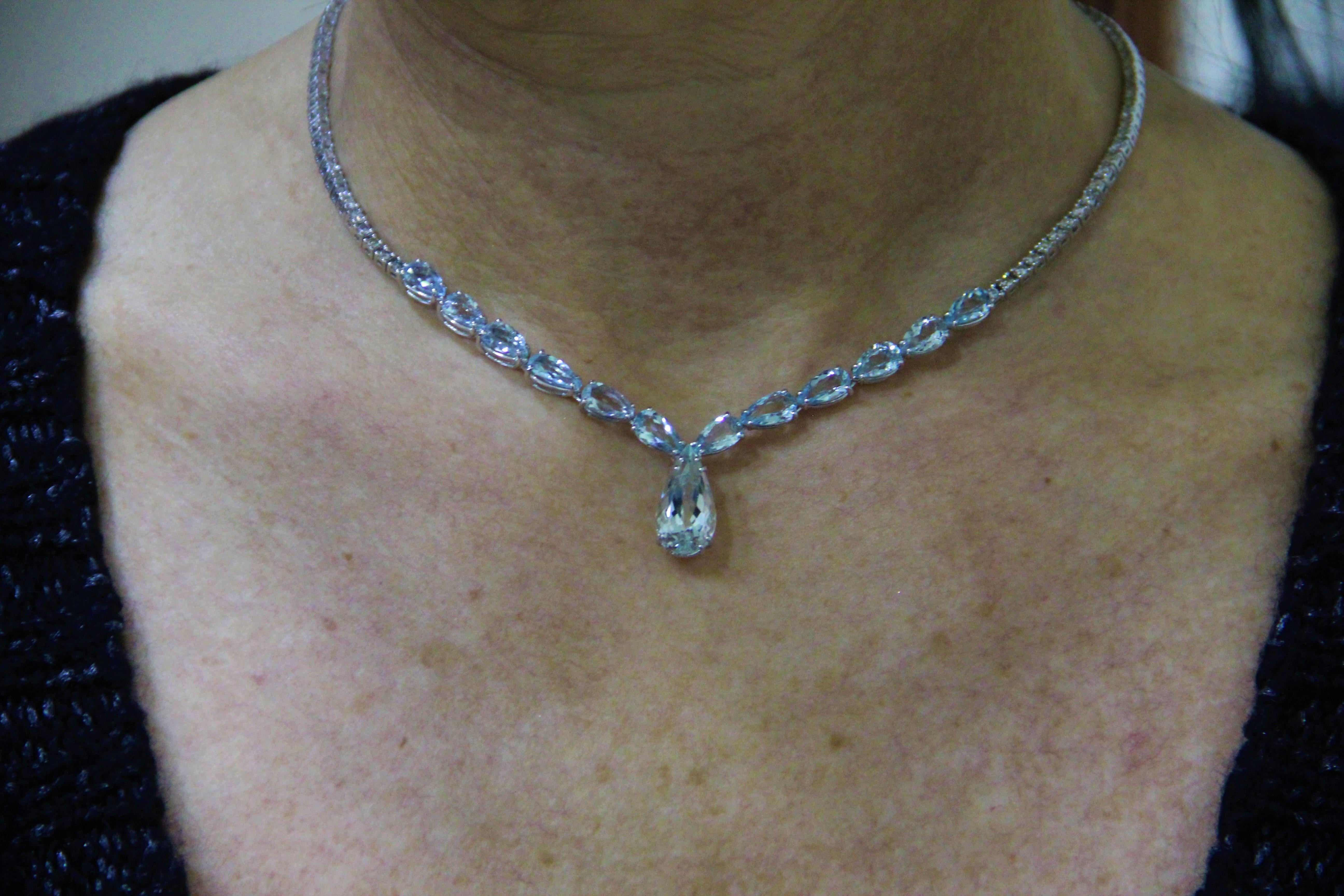 Handcraft Brazilian Aquamarine 18 Karat White Gold Diamonds Drop Necklace In New Condition For Sale In Marcianise, IT