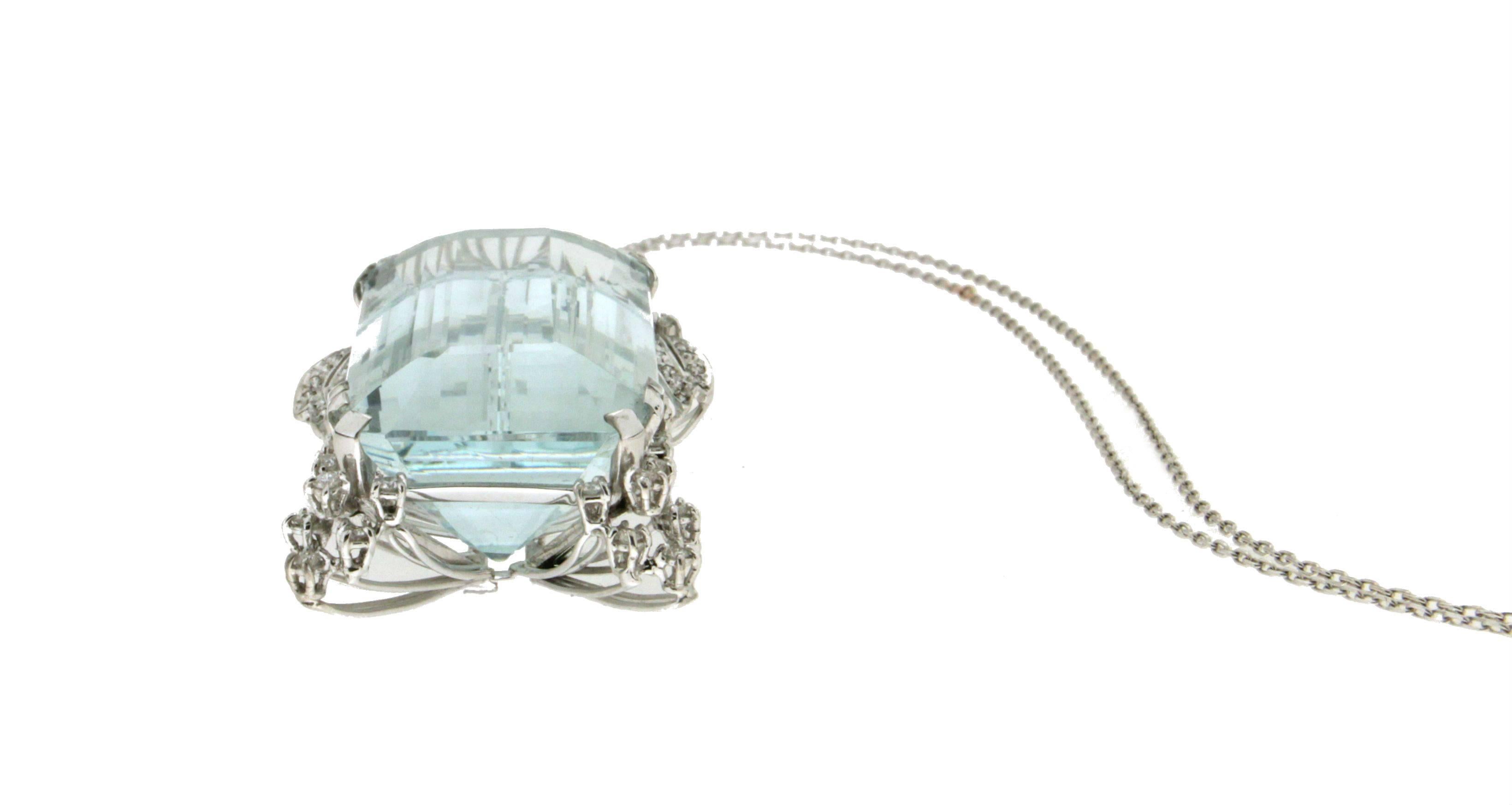 Handcraft Brazilian Aquamarine 18 Karat White Gold Diamonds Pendant Necklace For Sale 1