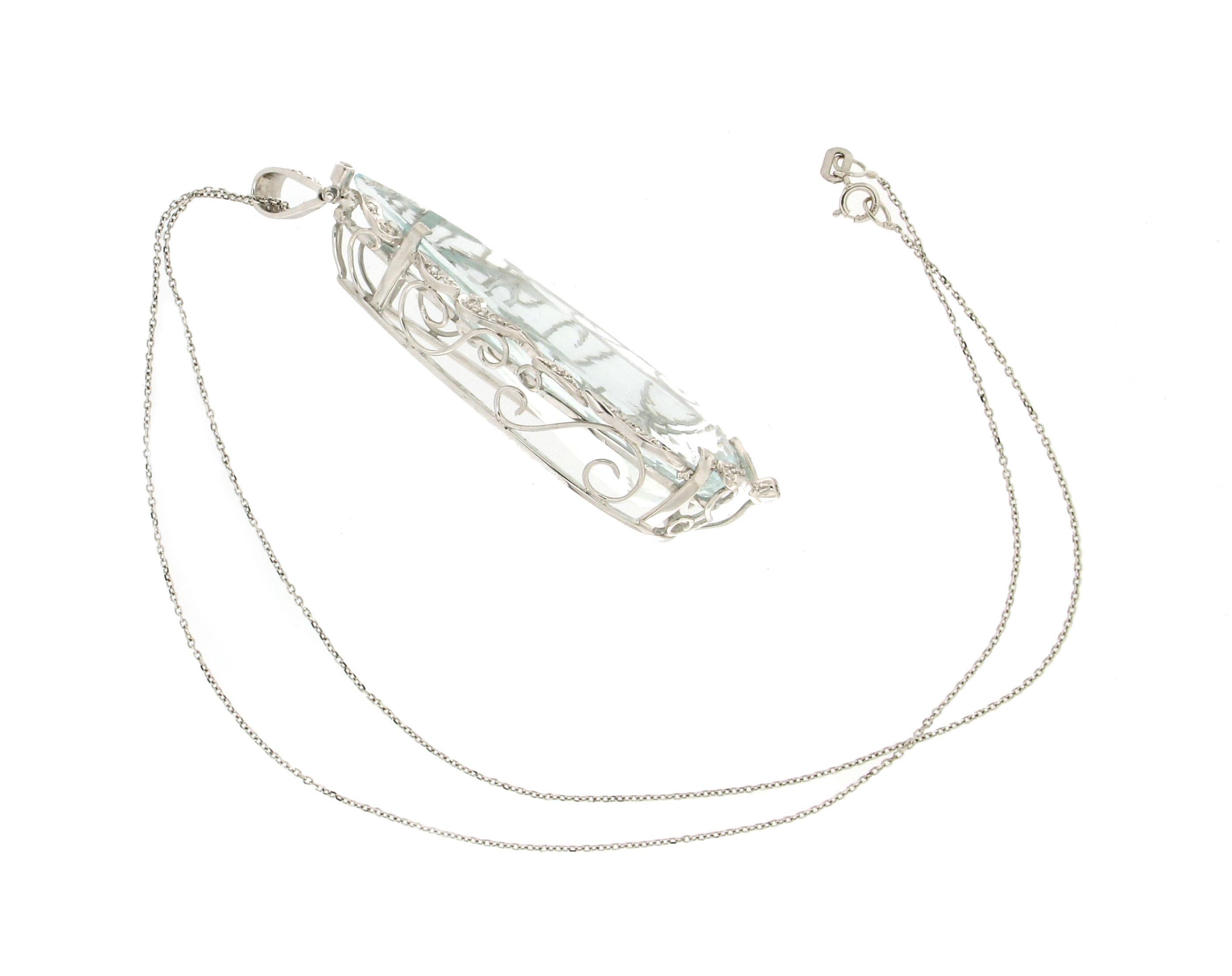 Halskette mit Anhänger aus brasilianischem Aquamarin, 18 Karat Weißgold mit Diamanten im Angebot 2