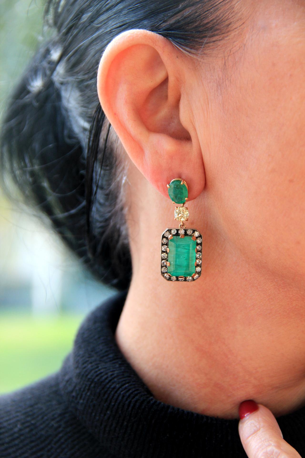 Women's or Men's Handcraft Brazilian Emerald 14 Karat Yellow Gold Diamonds Drop Earrings For Sale