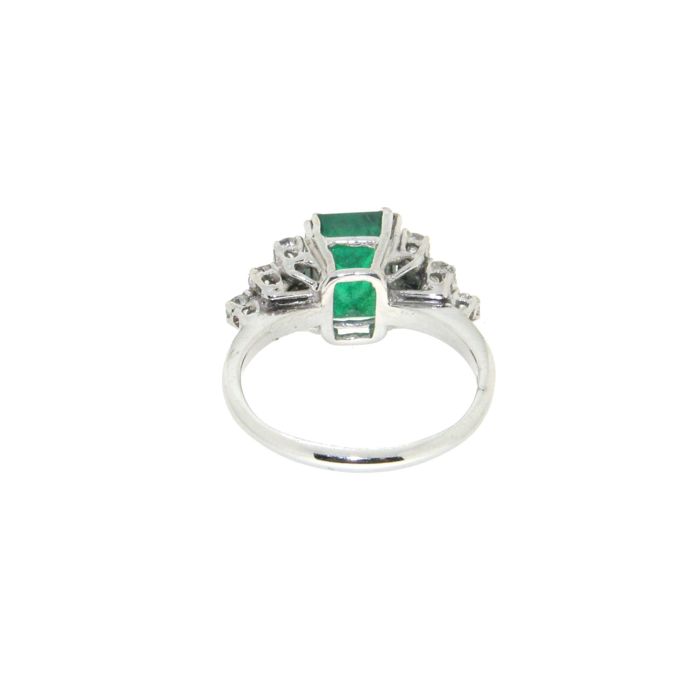 Women's or Men's Handcraft Brazilian Emerald 18 Karat White Gold Diamonds Cocktail Ring For Sale