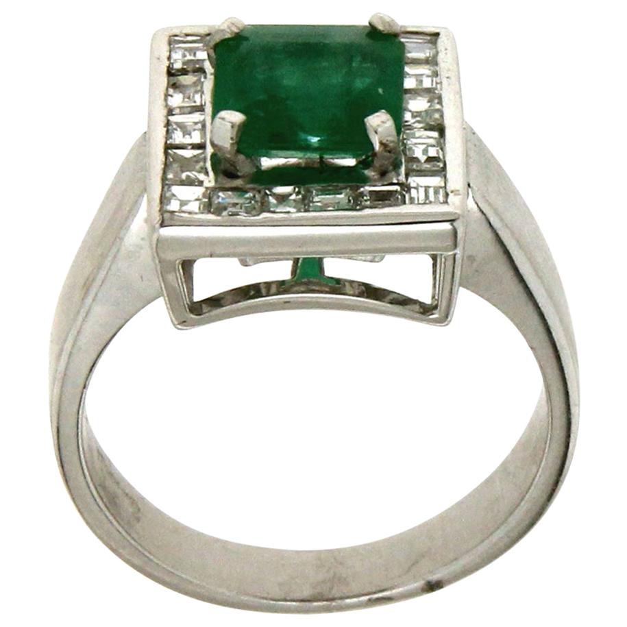 Handcraft Brazilian Emerald 18 Karat White Gold Diamonds Cocktail Ring For Sale