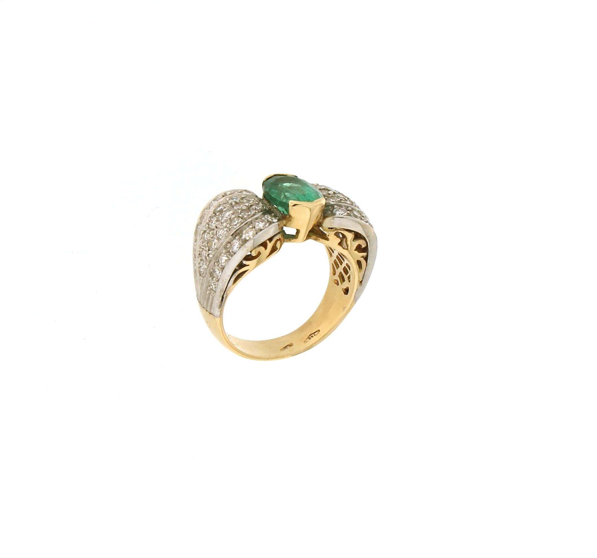 Handcraft Brazilian Emerald 18 Karat Yellow and White Gold Diamond Cocktail Ring In New Condition For Sale In Marcianise, IT