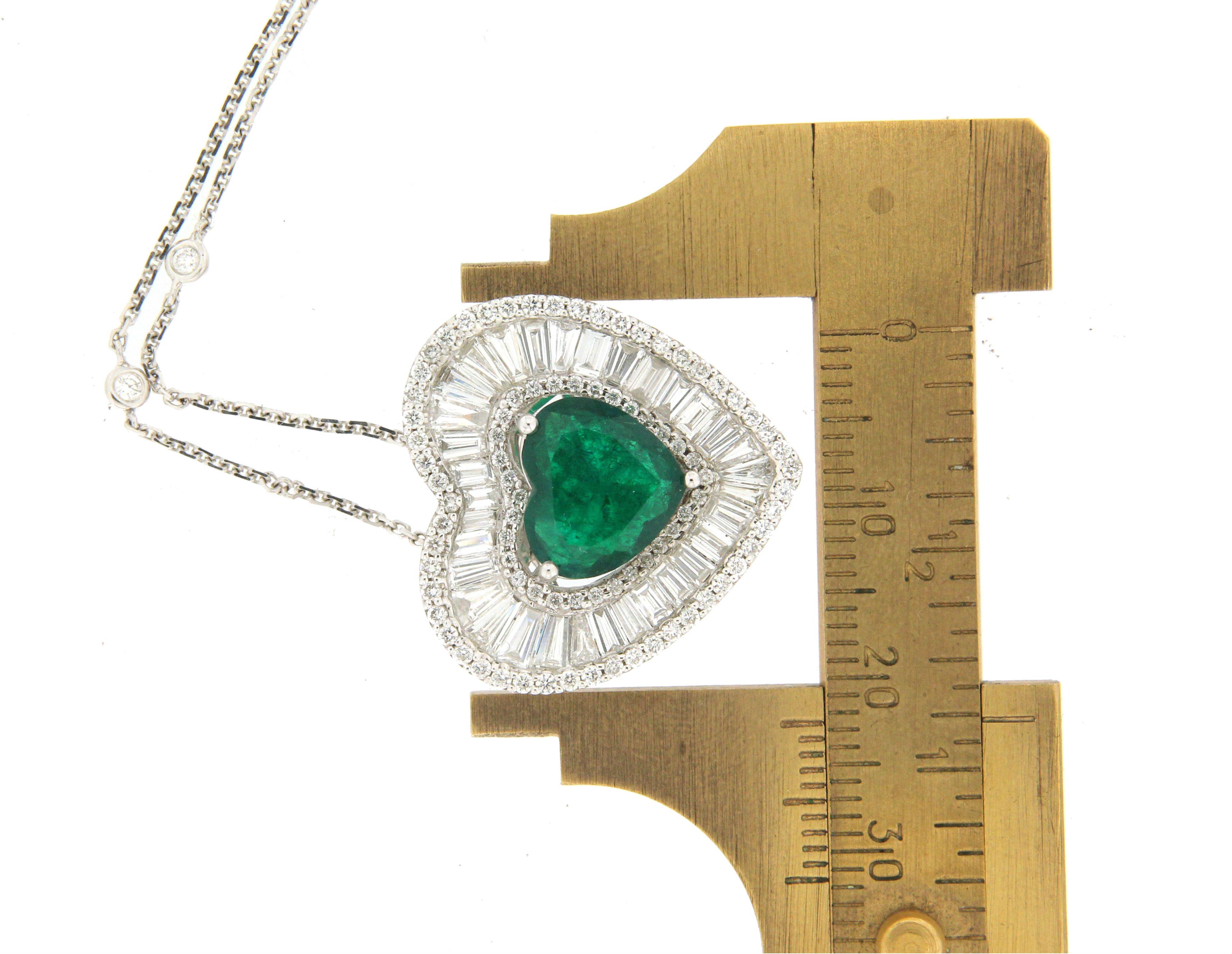 Handcraft Brazilian Emerald Heart 18 Karat White Gold Diamonds Pendant Necklace For Sale 3