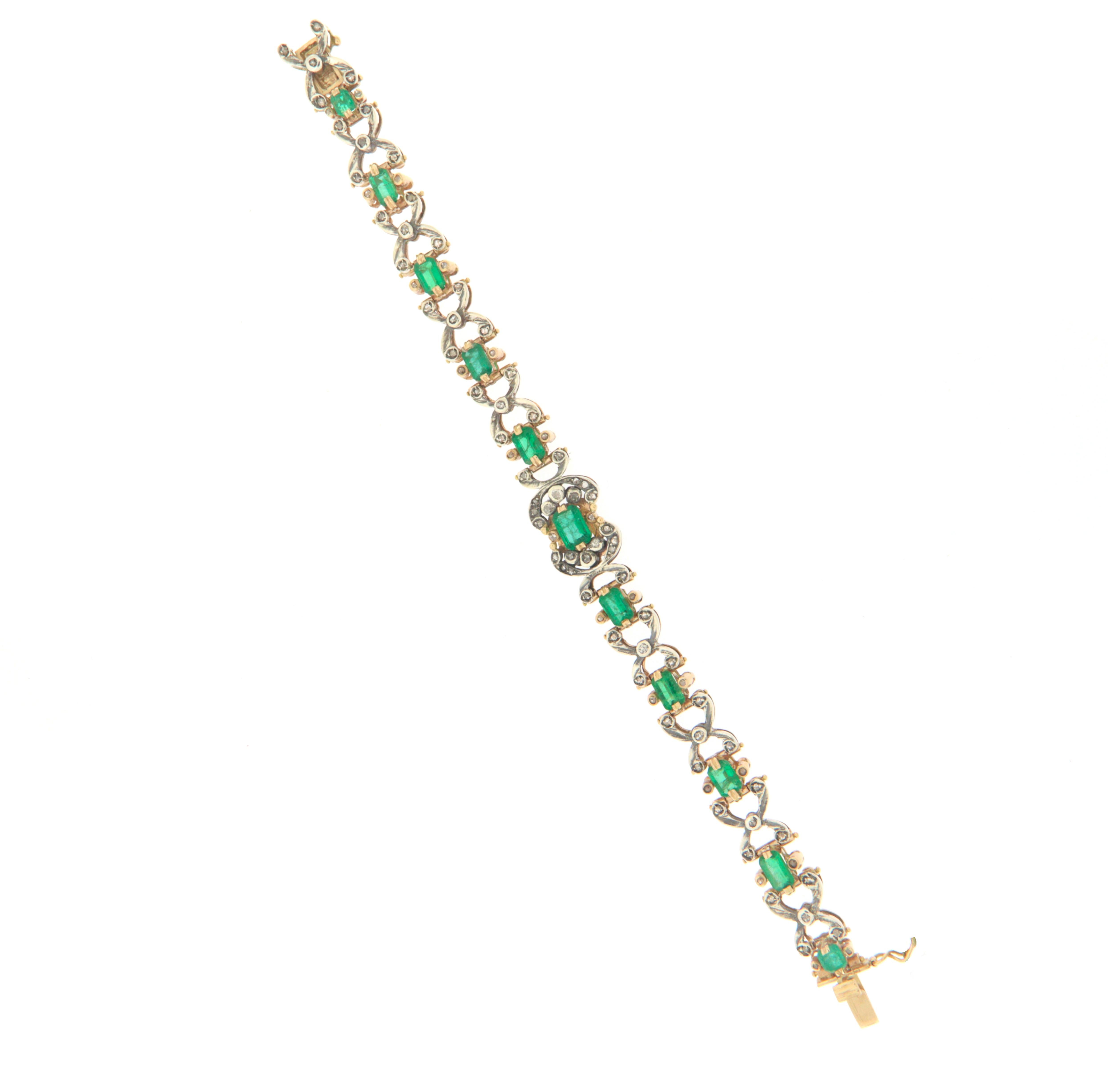 Spectacular soft bracelet made entirely by hand by our artisans in 14 karat yellow gold and silver in the upper part studded with old cut diamonds and Brazilian emeralds with Minor oil.

The bracelet has a total weight of 24.50 grams

The weight of