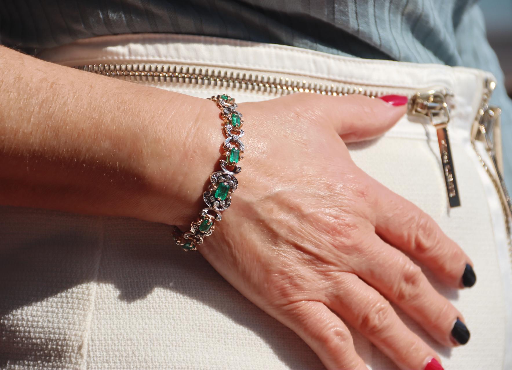 Handcraft Brazilian Emeralds 14 Karat Diamonds Cuff Bracelet  For Sale 3