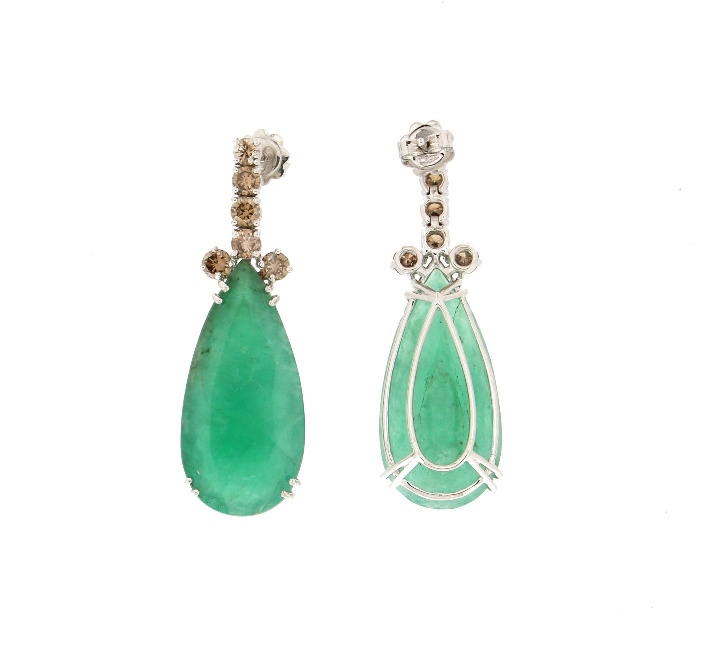 Artisan Handcraft Brazilian Emeralds 18 Karat White Gold Brown Diamonds Drop Earrings For Sale